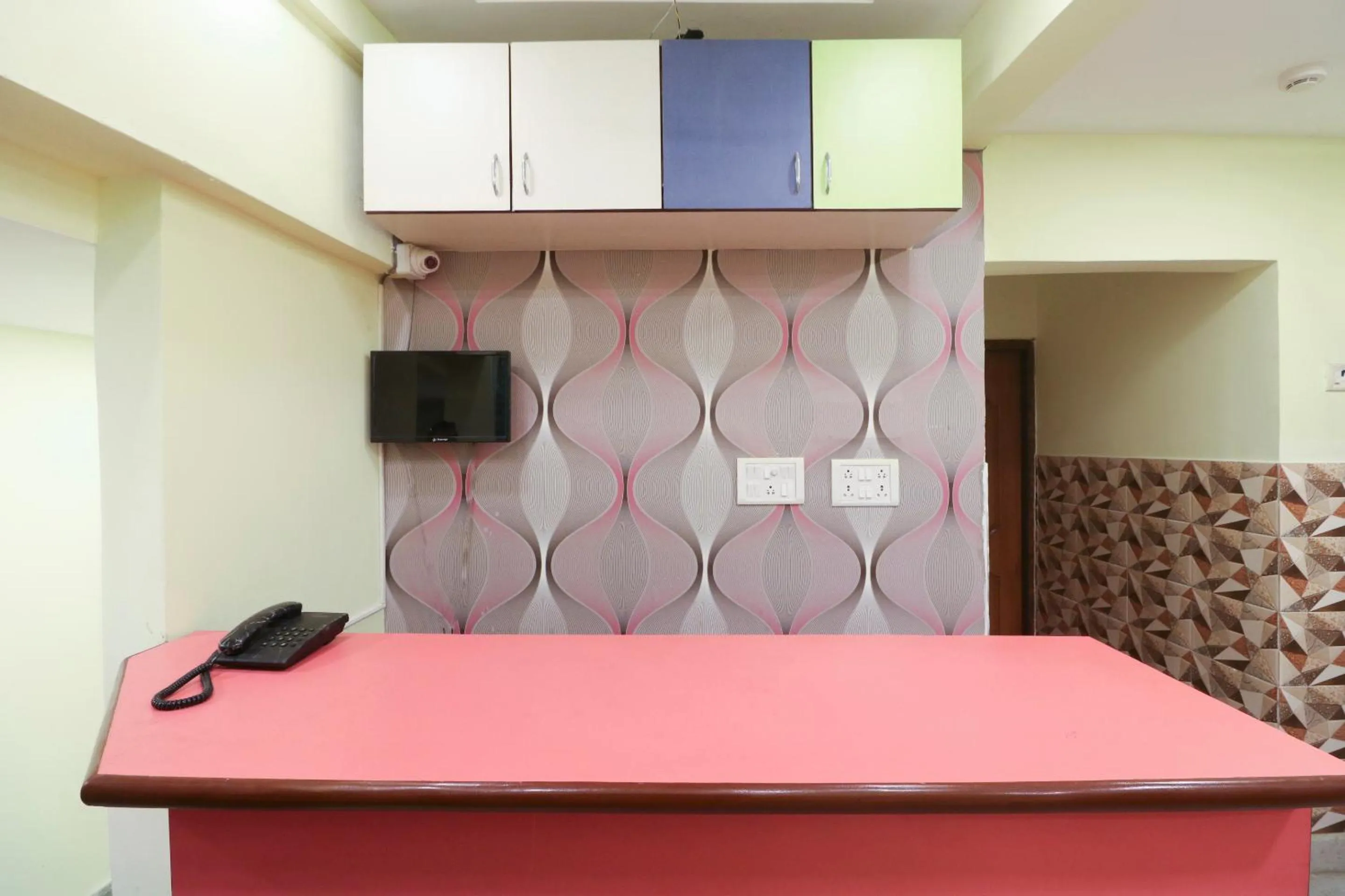 Lobby or reception in Hotel O Home Cozy Studio Collage Square Hotel Maya International Near St. Thomas's Church