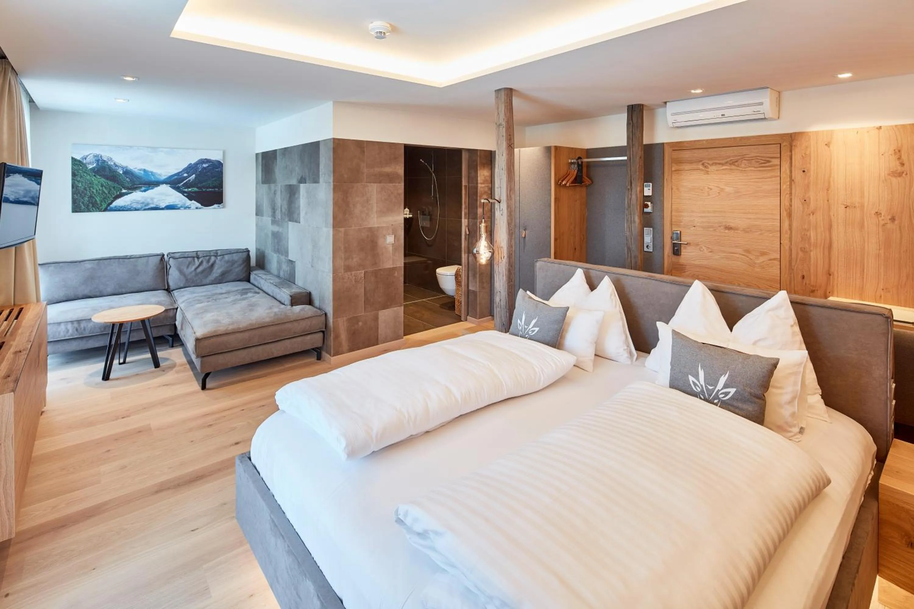 Photo of the whole room, Bed in Hotel Gerl