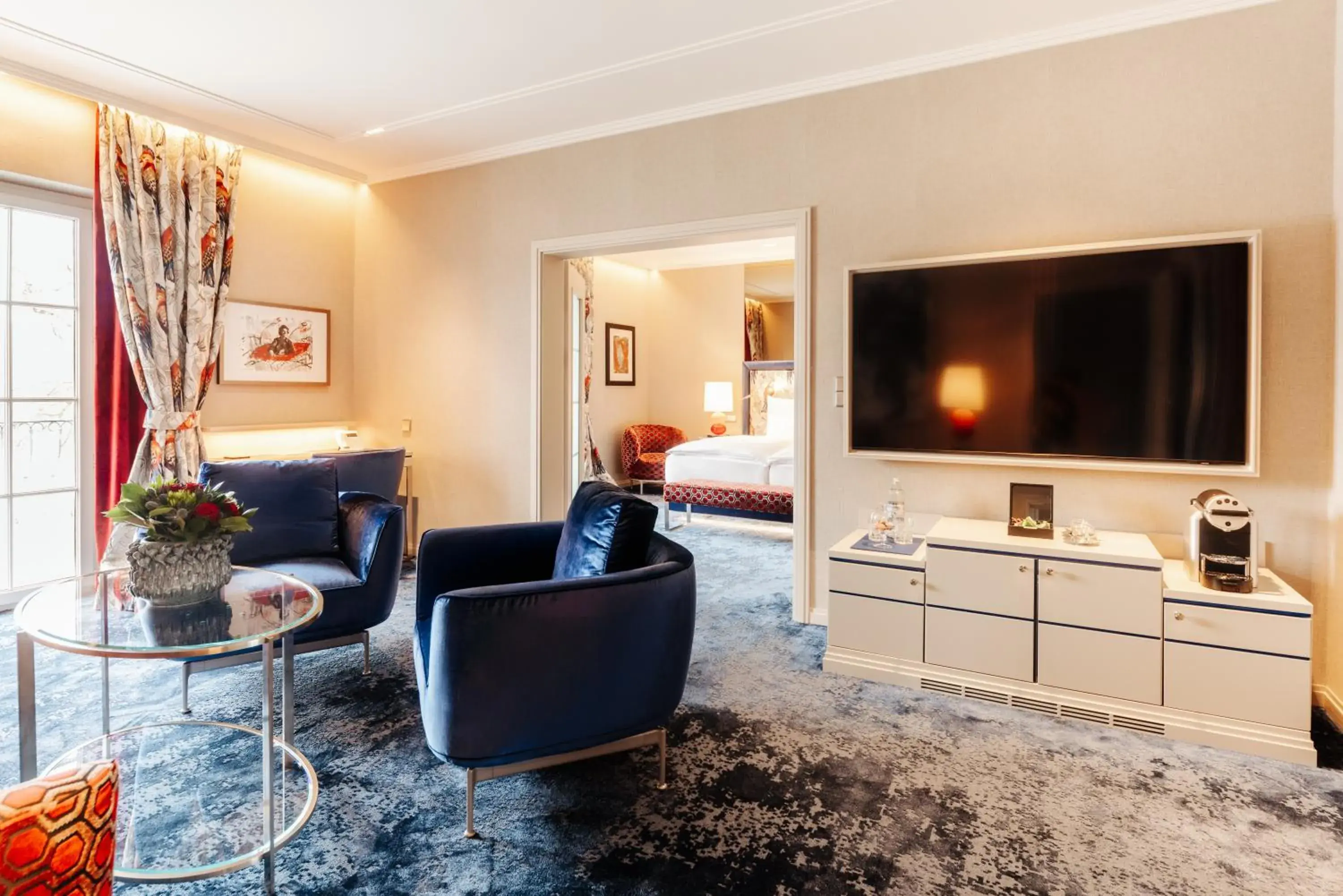 One-Bedroom Suite with Balcony and Lake View in Hotel Schloss Seefels One-Bedroom Suite with Balcony and Lake View in Hotel Schloss Seefels