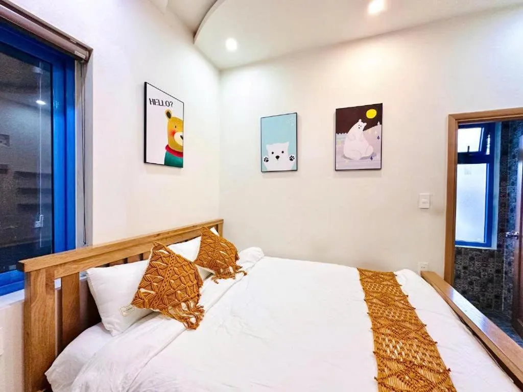 Bed in Lazy Bear Villa By The Little Hoi An