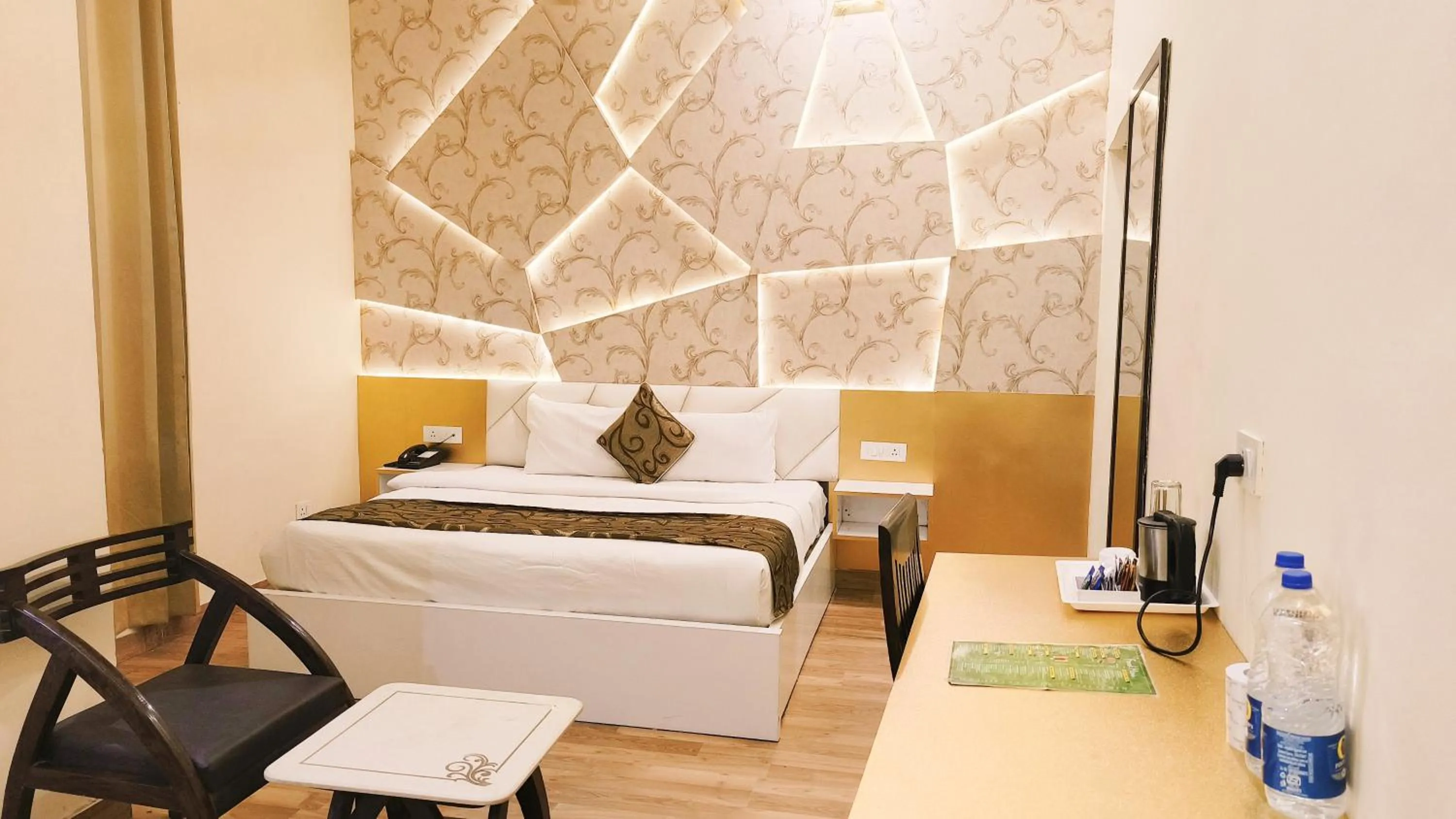 Coffee/tea facilities, Bed in Crestline Sallow Club