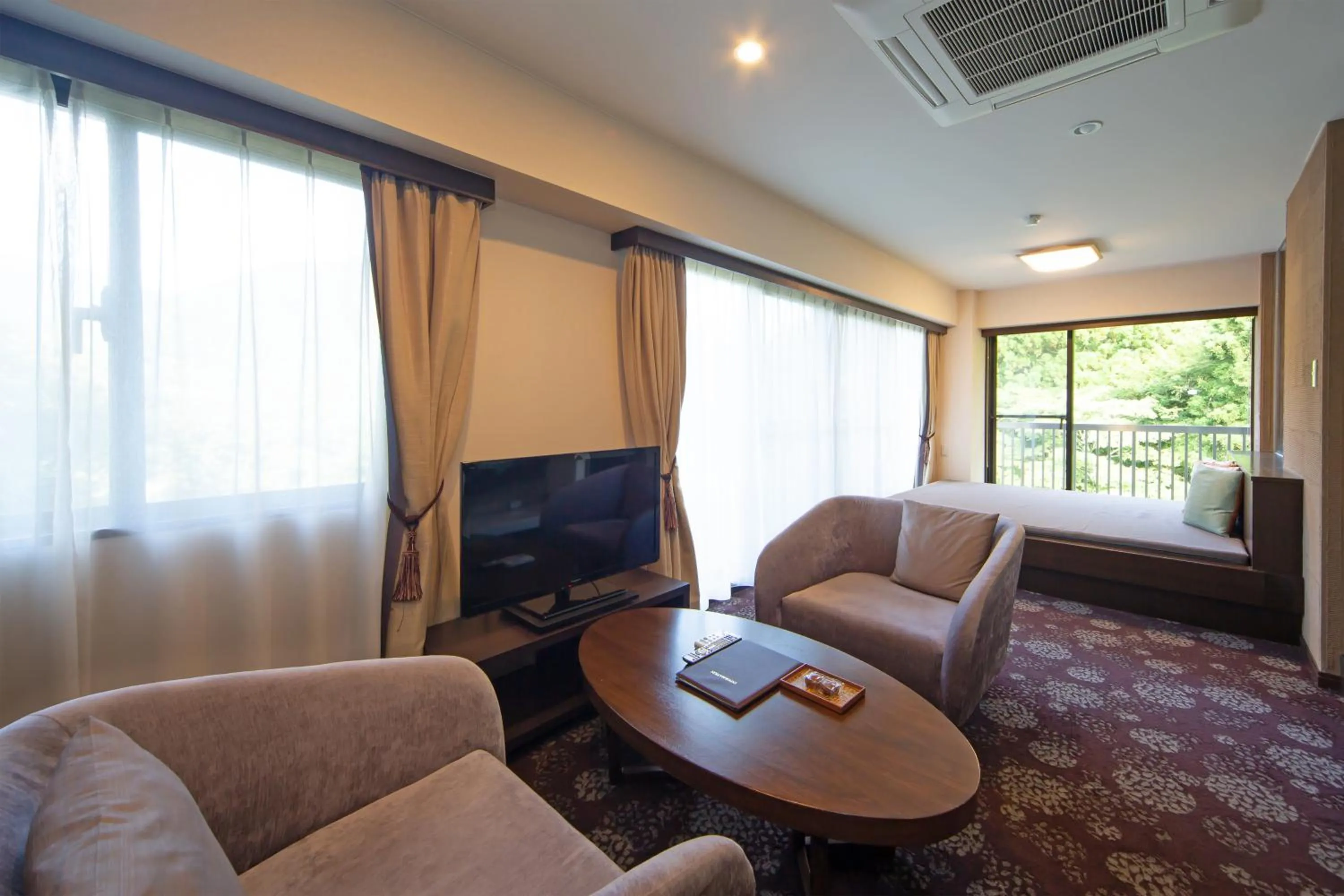 Living room in Hakone Nanase formerly known as Manatei Hakone