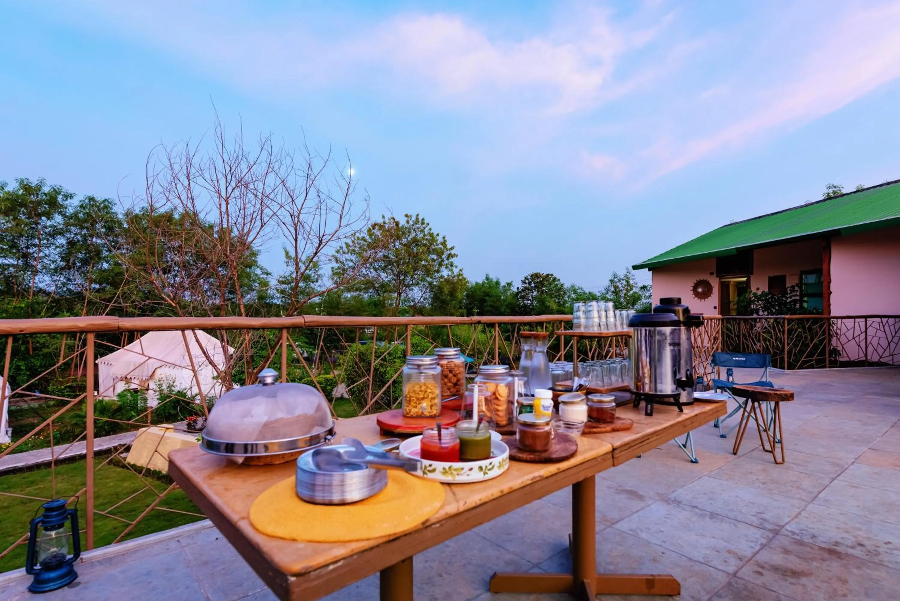 Restaurant/places to eat in Tadoba Jungle Camp
