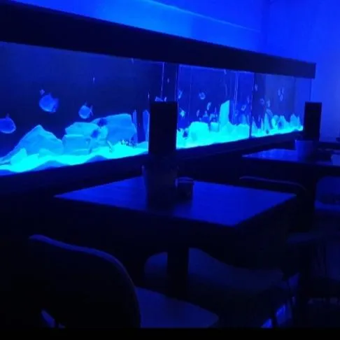 The Green Monkey Lux Suite at The Grumpy Schnauzer B&B Private Hot Tub, Gym, Breakfast, Stunning!