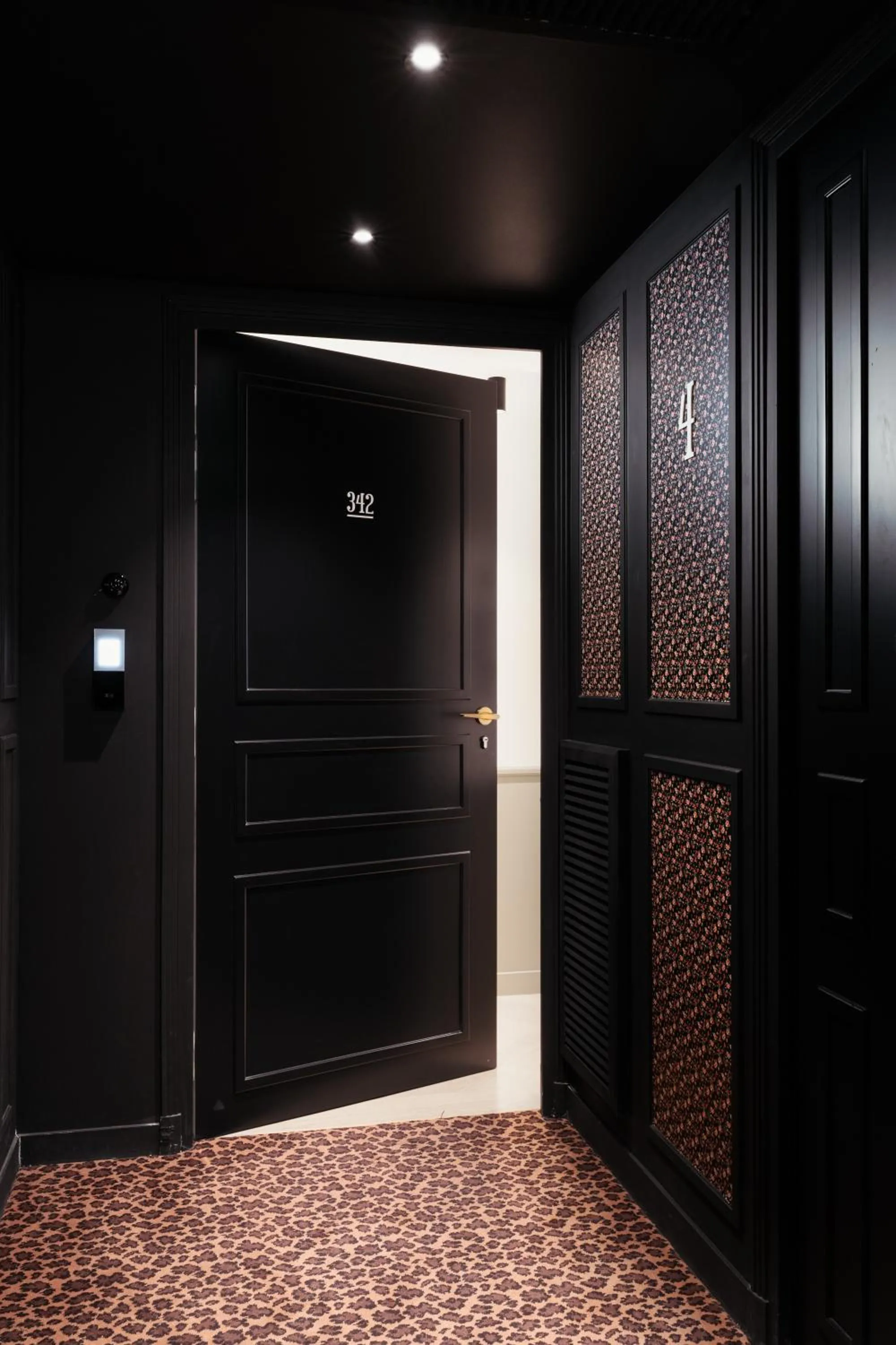 Decorative detail in My Maison In Paris Montmartre