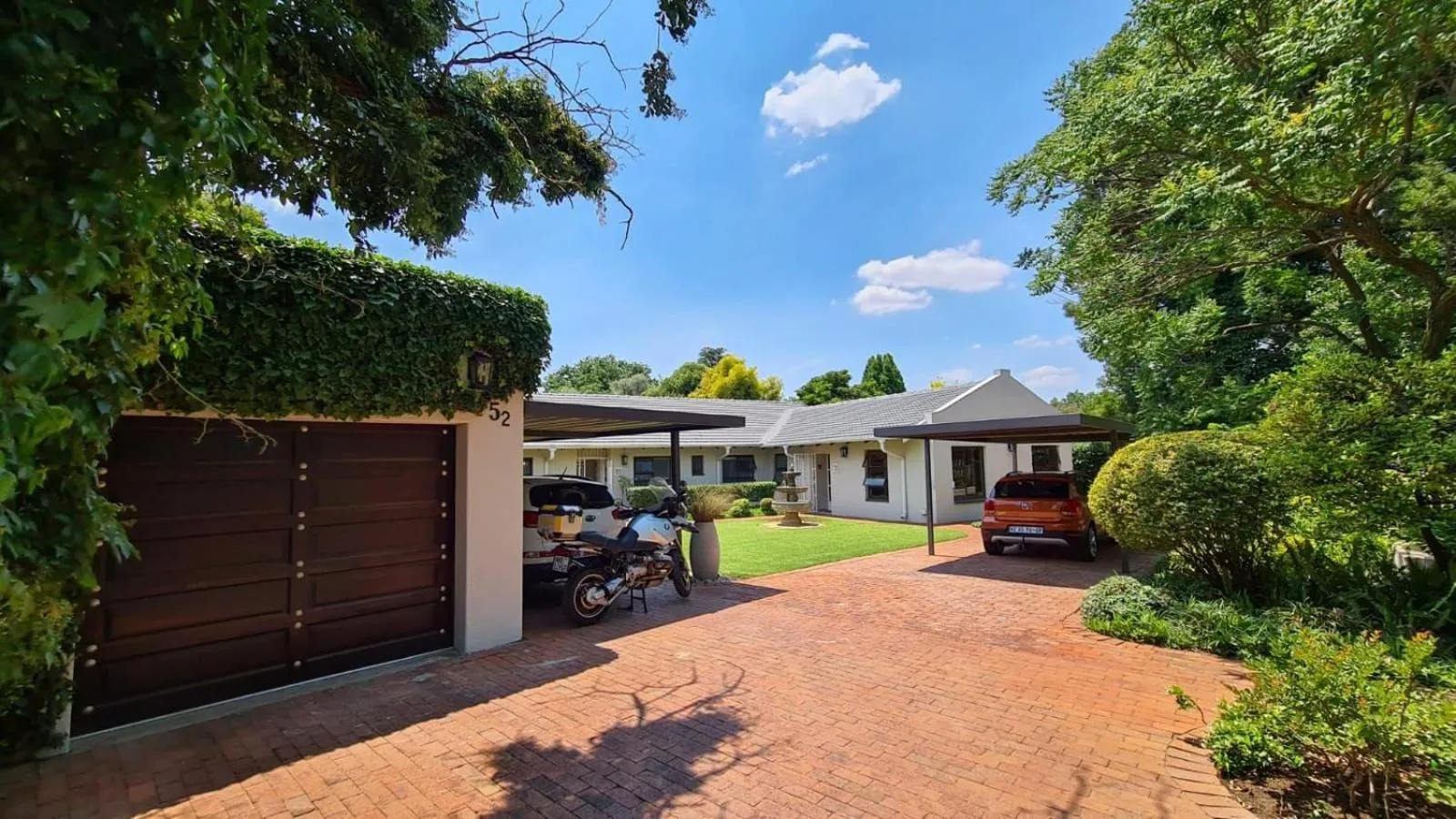 Property building in Jasmine Guest Cottage
