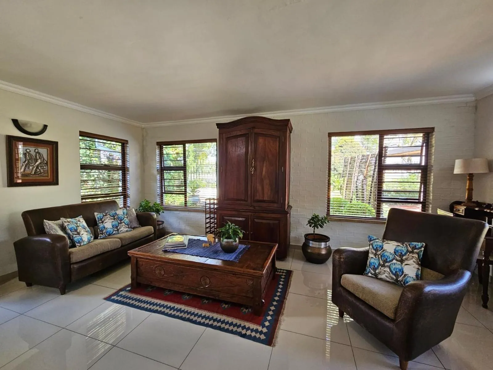 Living room in Jasmine Guest Cottage