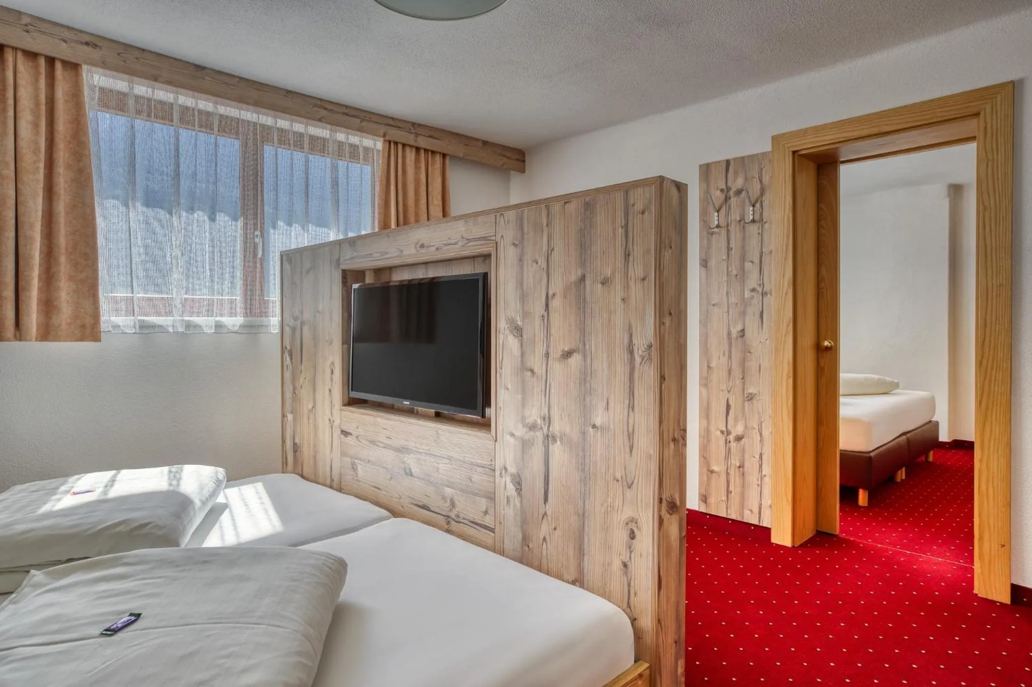 Photo of the whole room, Bed in Hotel Jägerhof