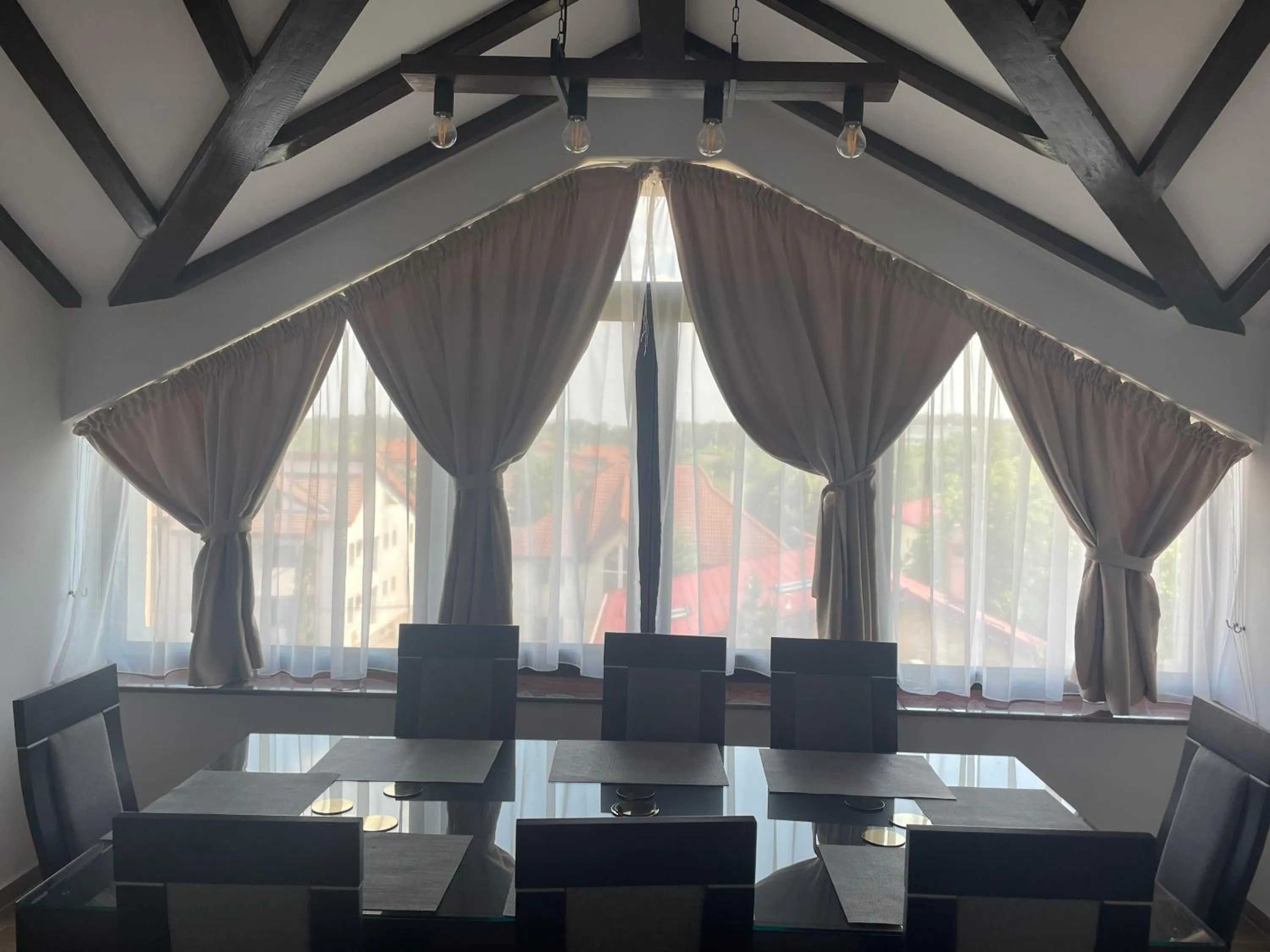 Dining area in Iarca Inn