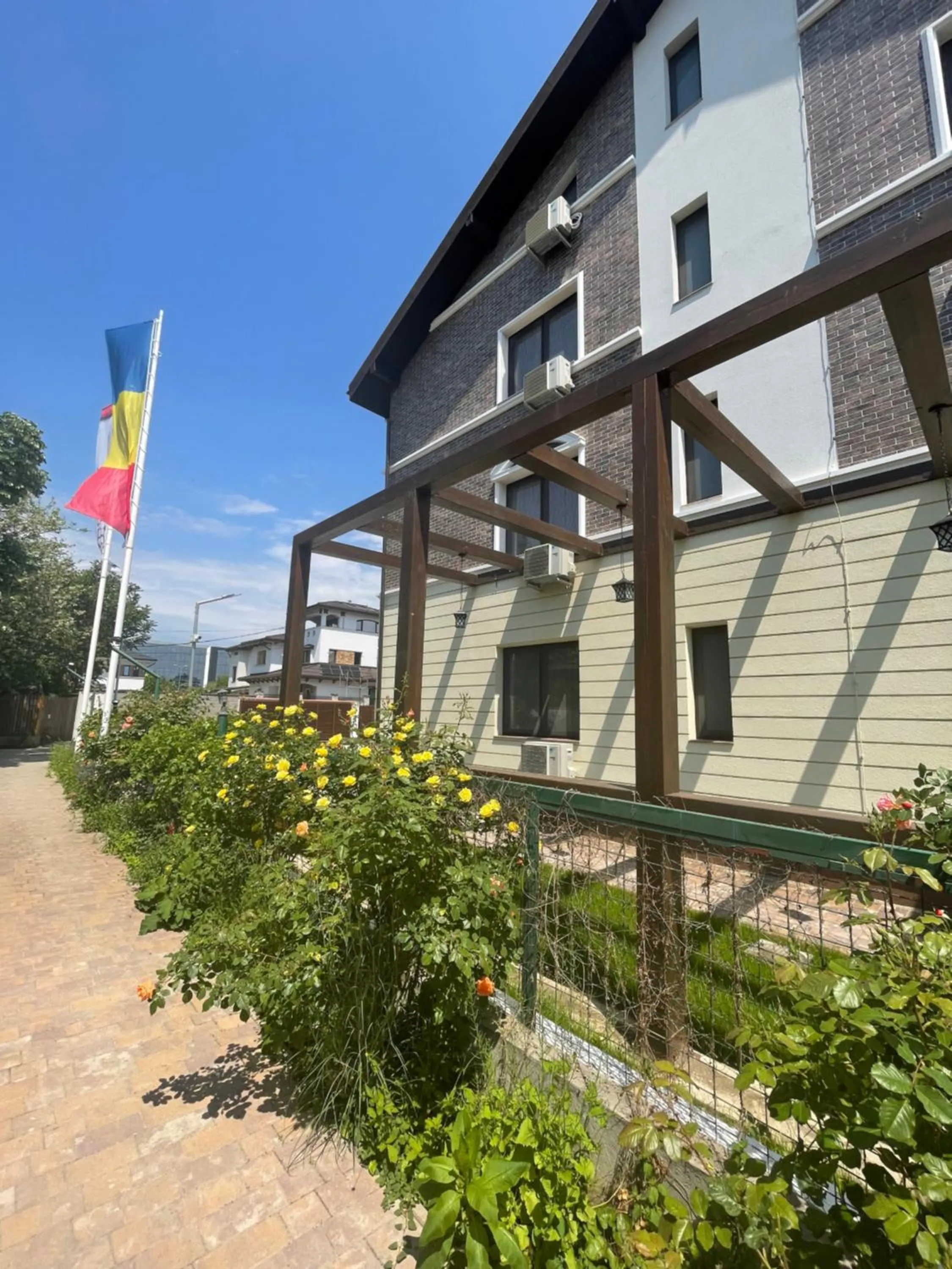 Property building in Iarca Inn