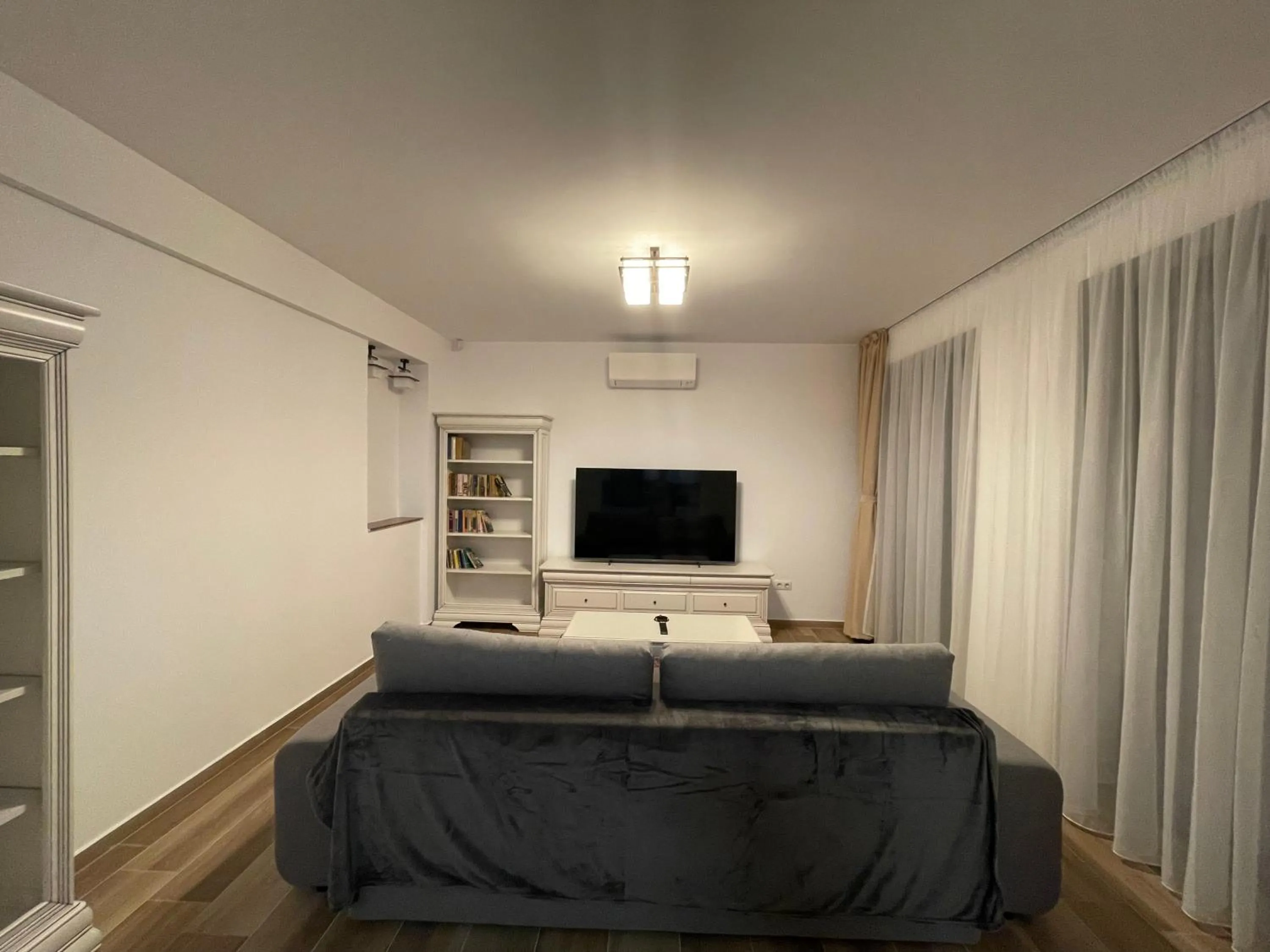 Living room, Bed in Iarca Inn