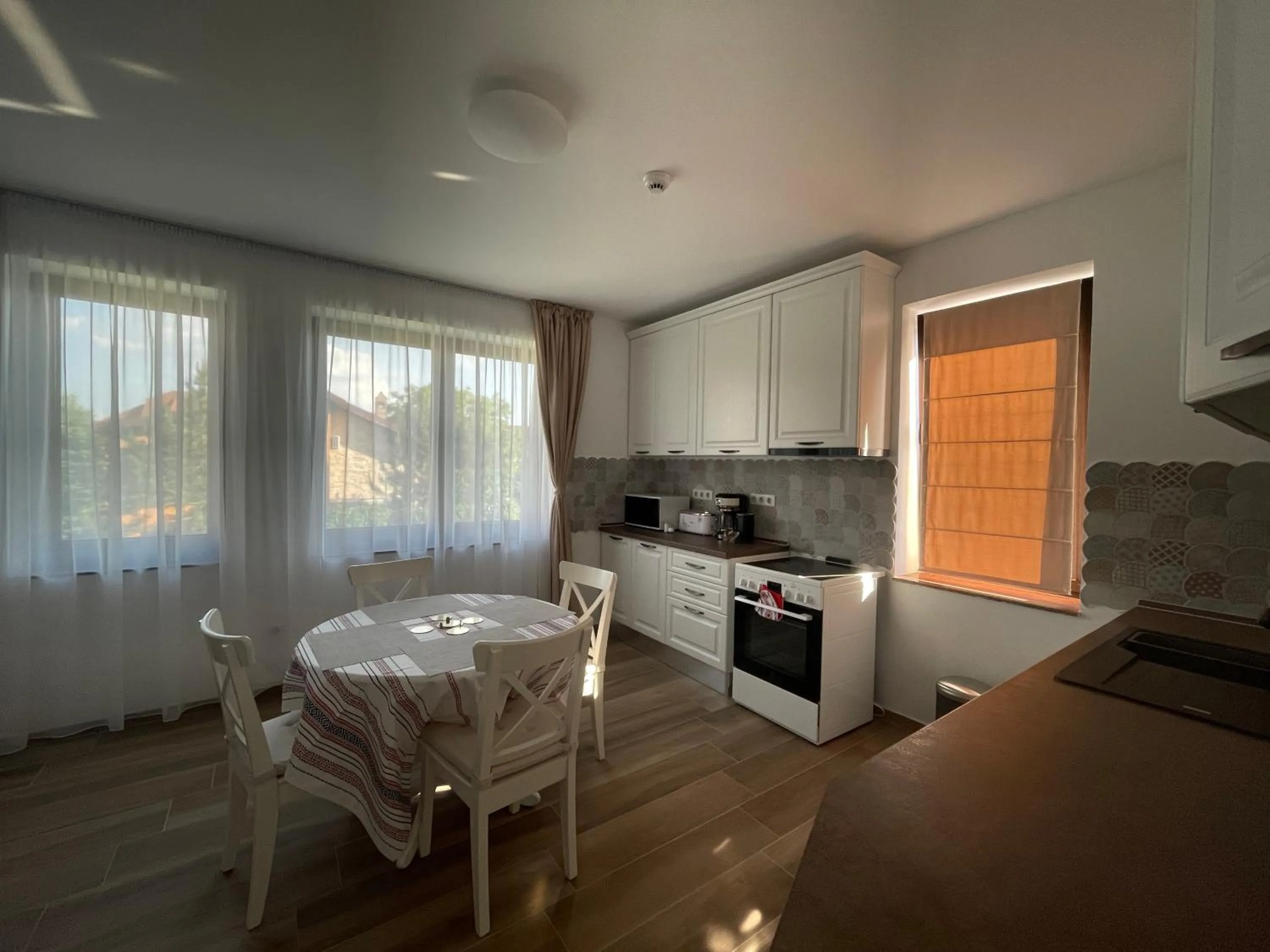 Kitchen or kitchenette in Iarca Inn