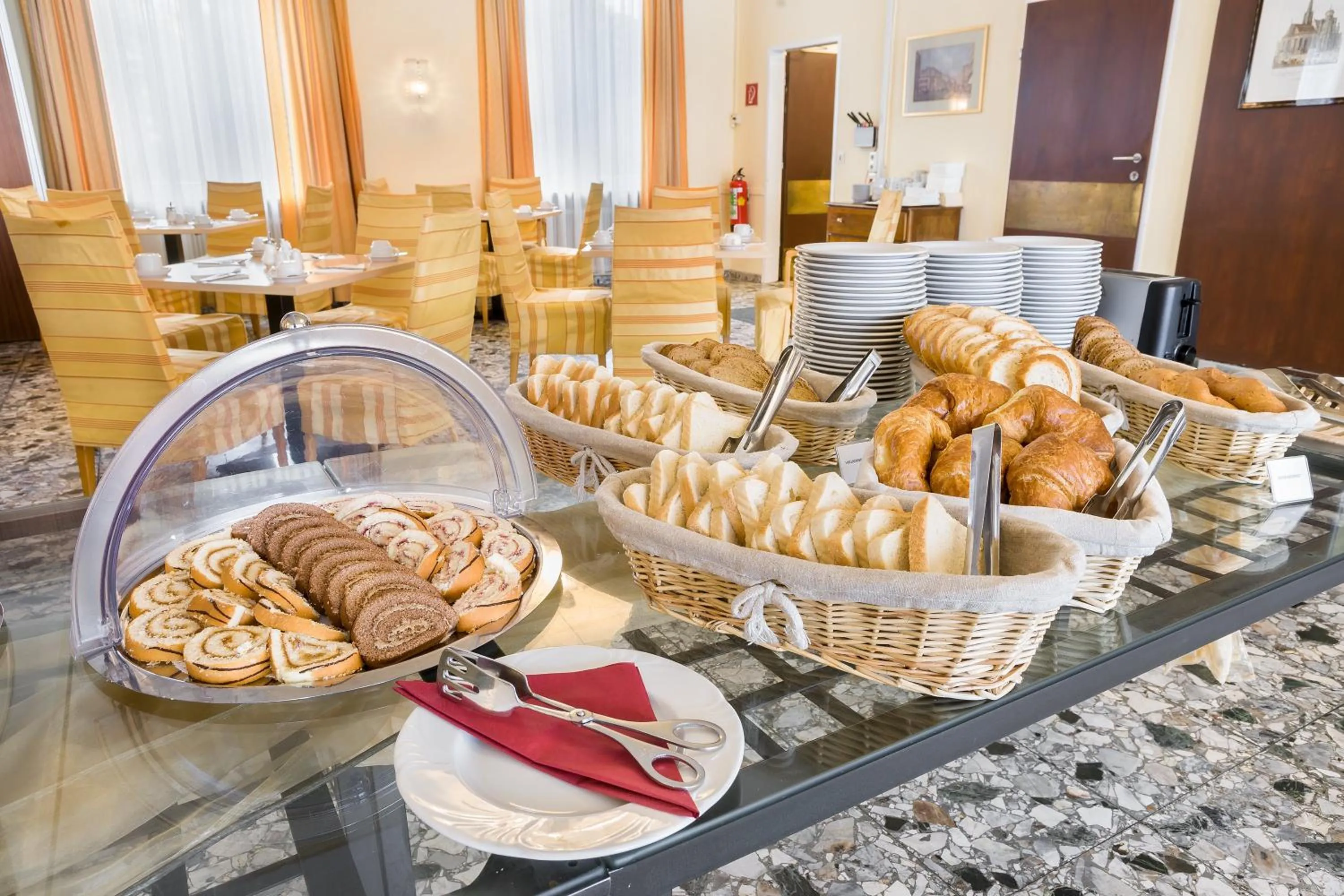 Restaurant/places to eat in Garner Hotel Vienna - Prinz Eugen by IHG