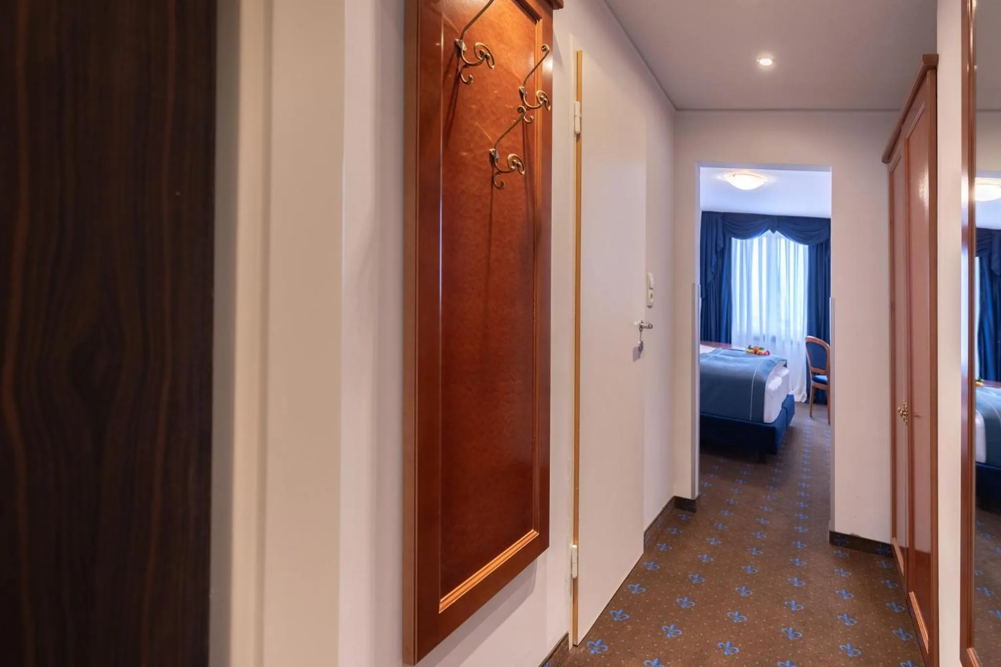 Photo of the whole room, Bed in Garner Hotel Vienna - Prinz Eugen by IHG