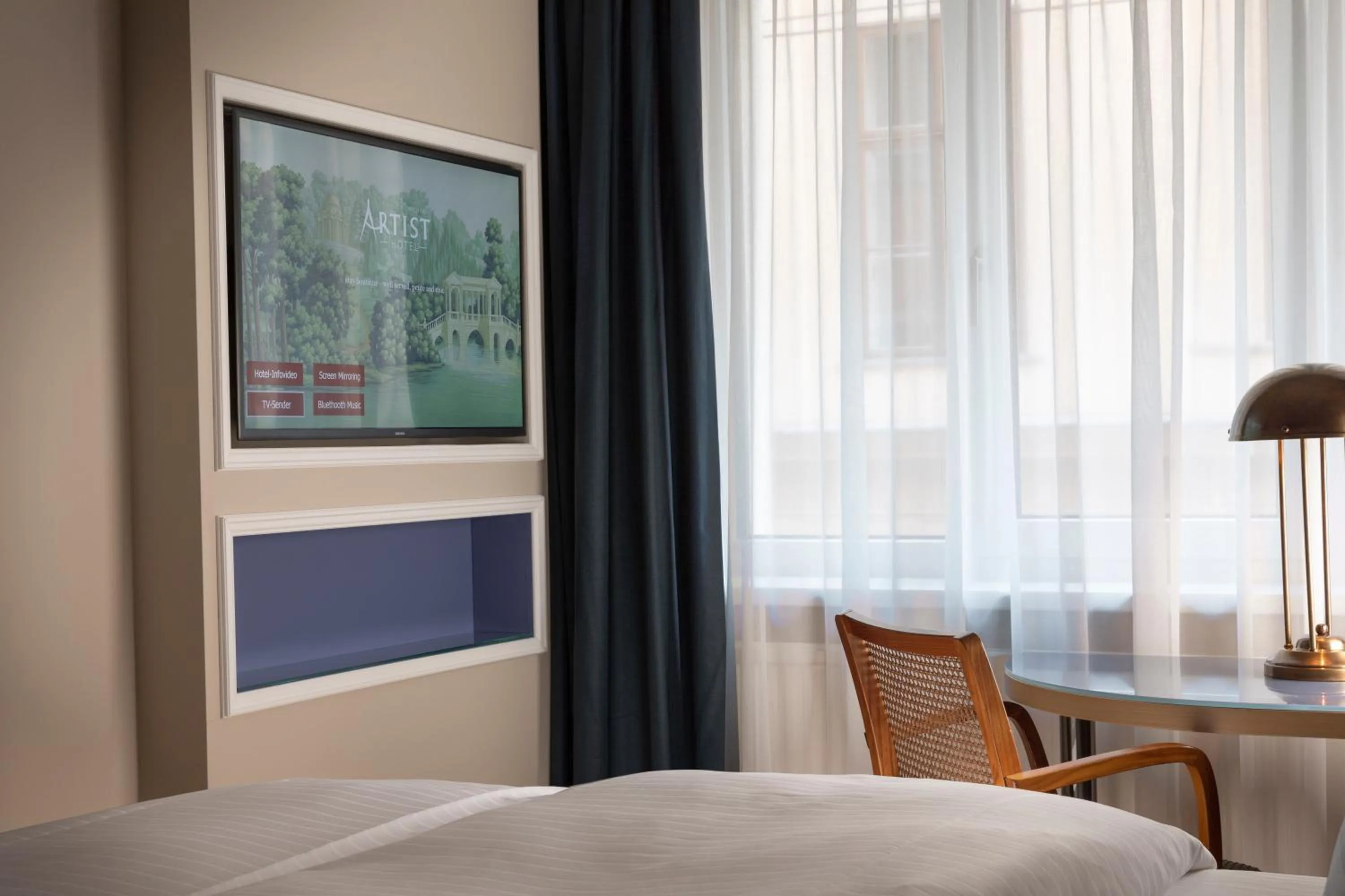 Bedroom, Bed in ARTIST Boutique Hotel