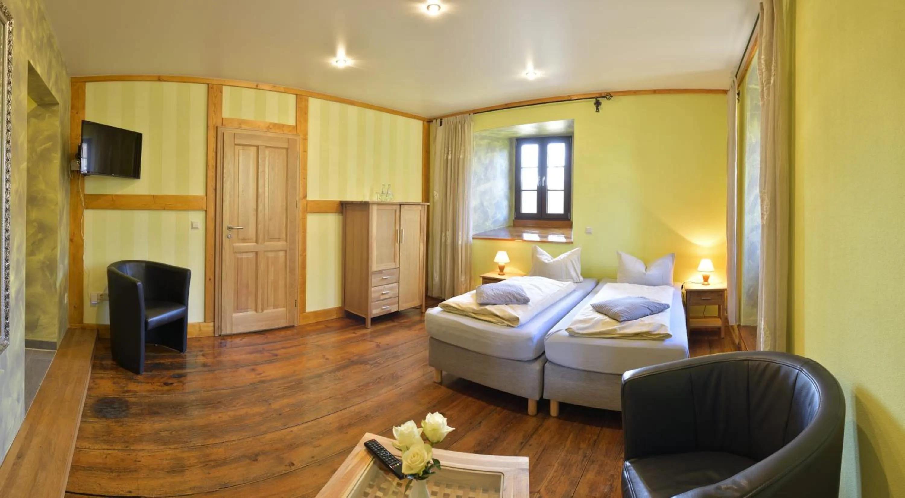 Photo of the whole room, Bed in Schloß Altenhausen