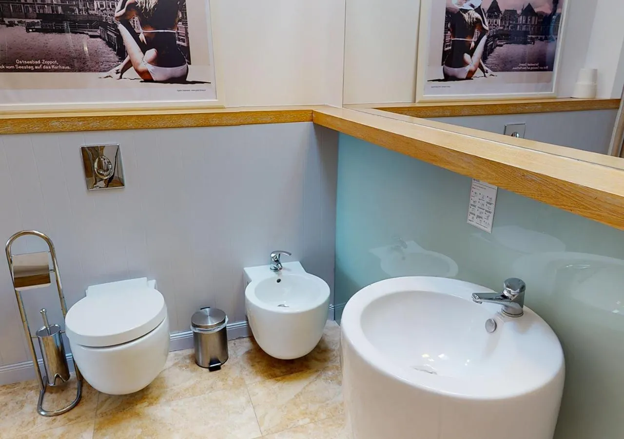 Toilet in Sentoza Sopot