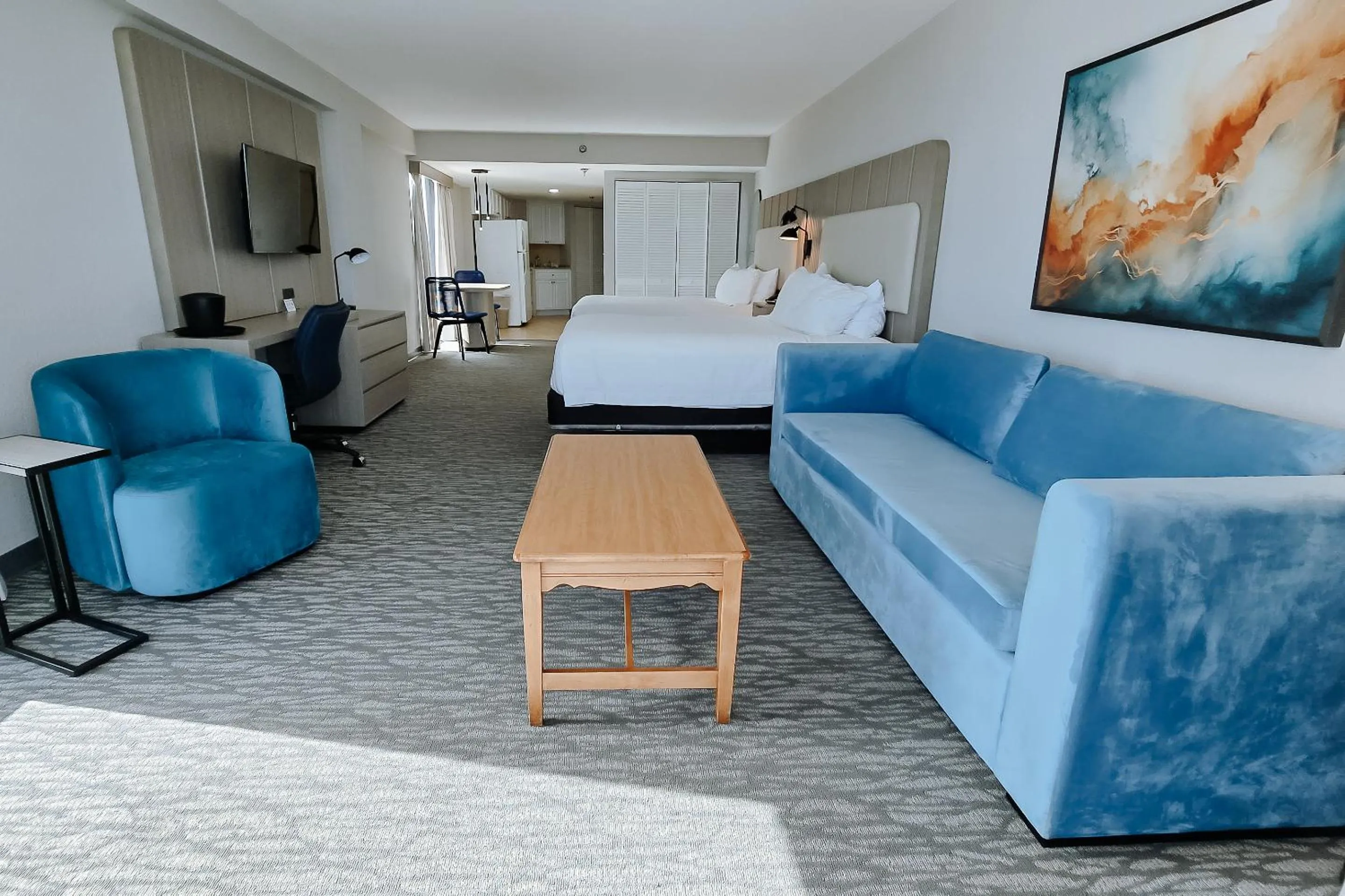 Living room, Bed in Nautilus Inn - Daytona Beach