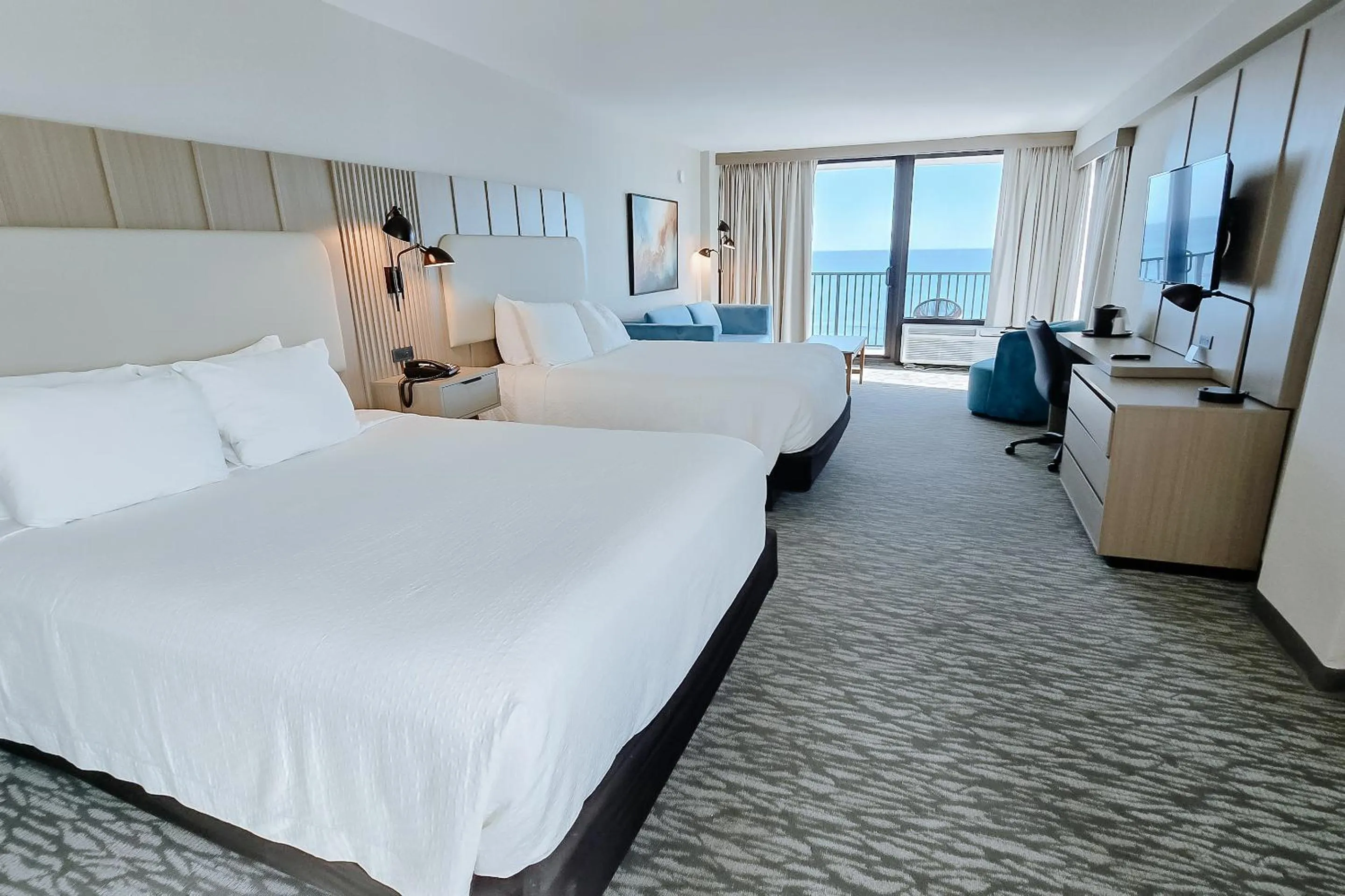 Bedroom, Bed in Nautilus Inn - Daytona Beach