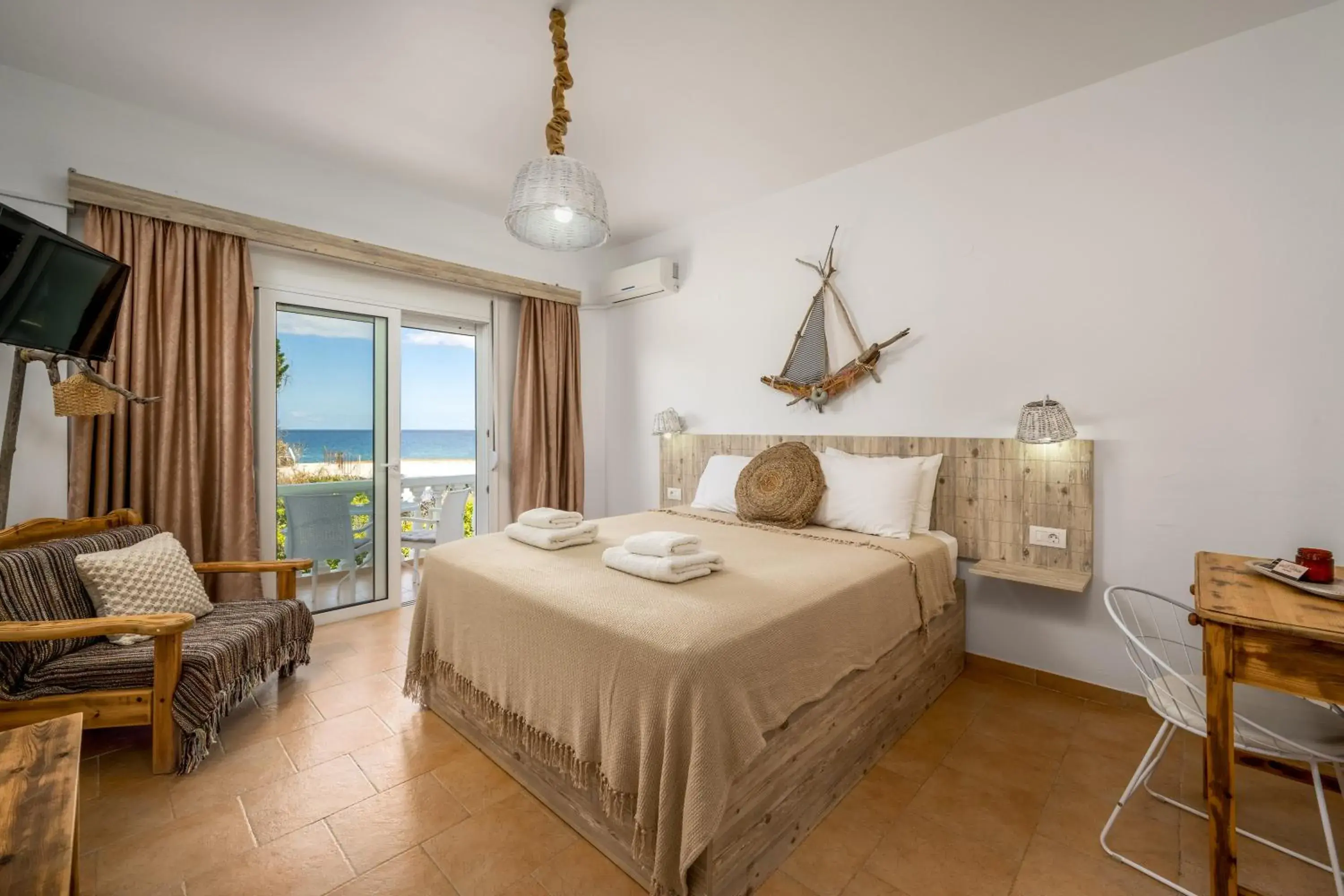 Double or Twin Room with Sea View in Afroditi Superior Apartments Double or Twin Room with Sea View in Afroditi Superior Apartments