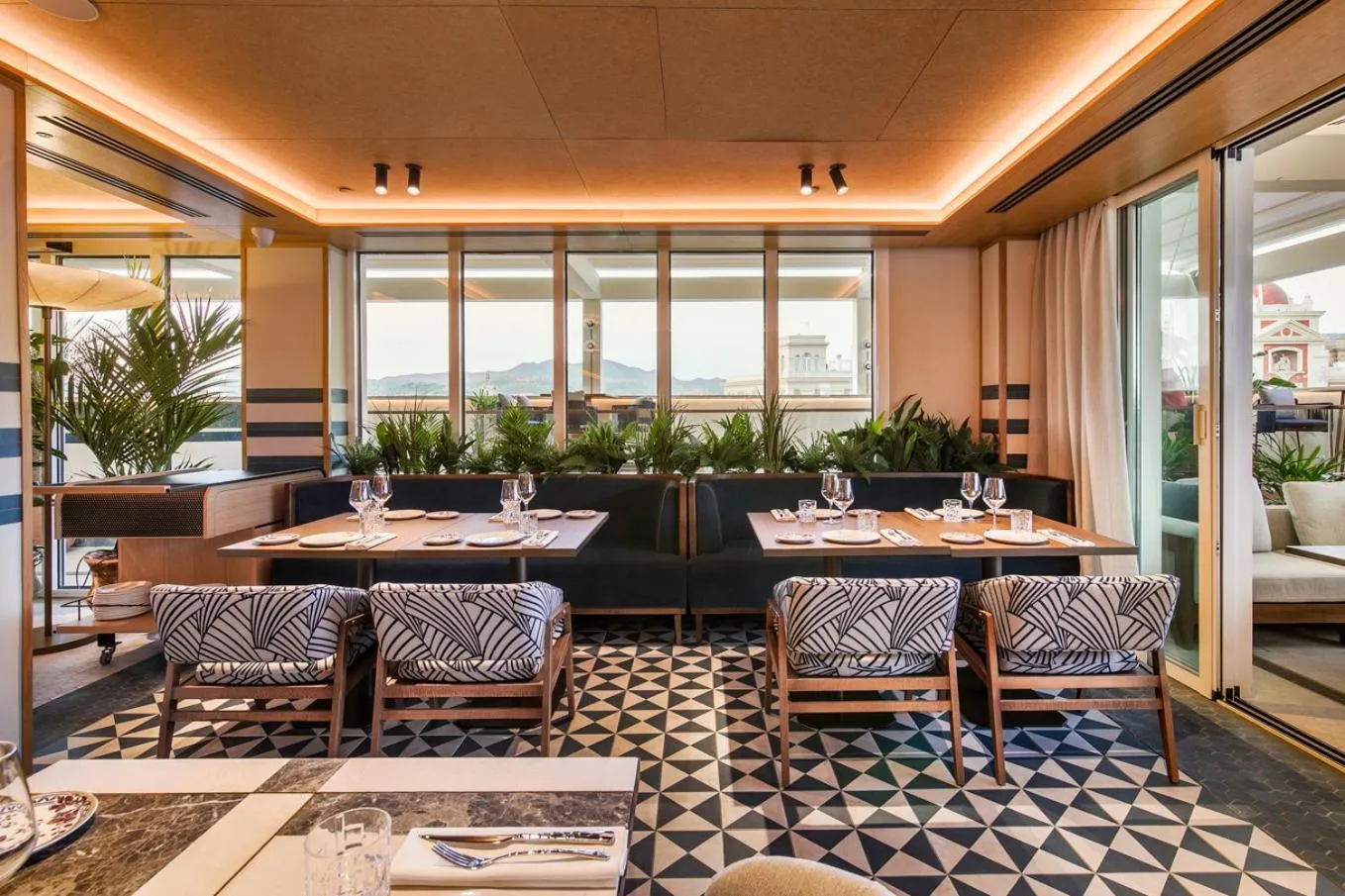 Restaurant/places to eat in Only YOU Hotel Málaga