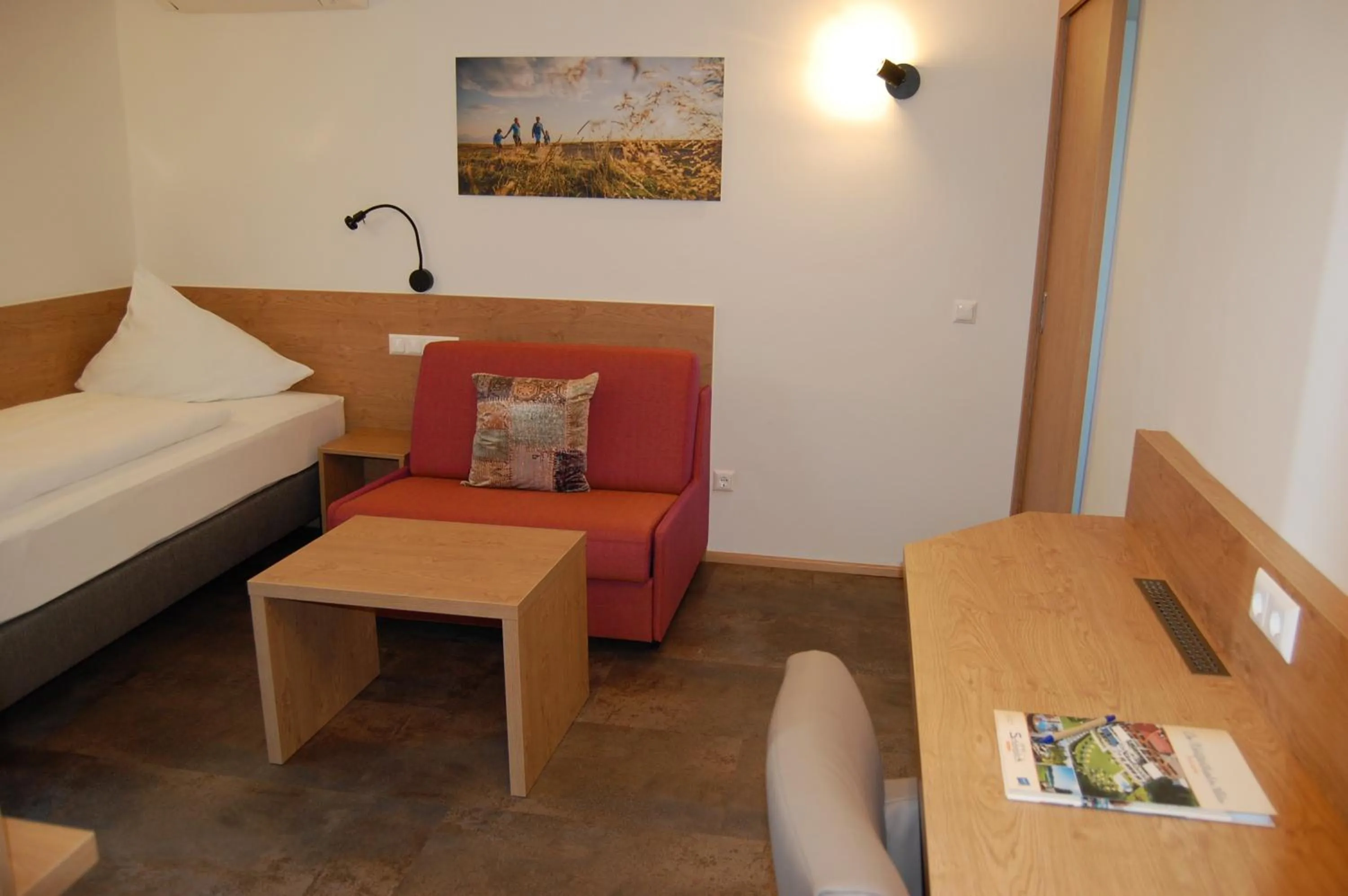 Seating area, Bed in Dei Hotel Schönblick