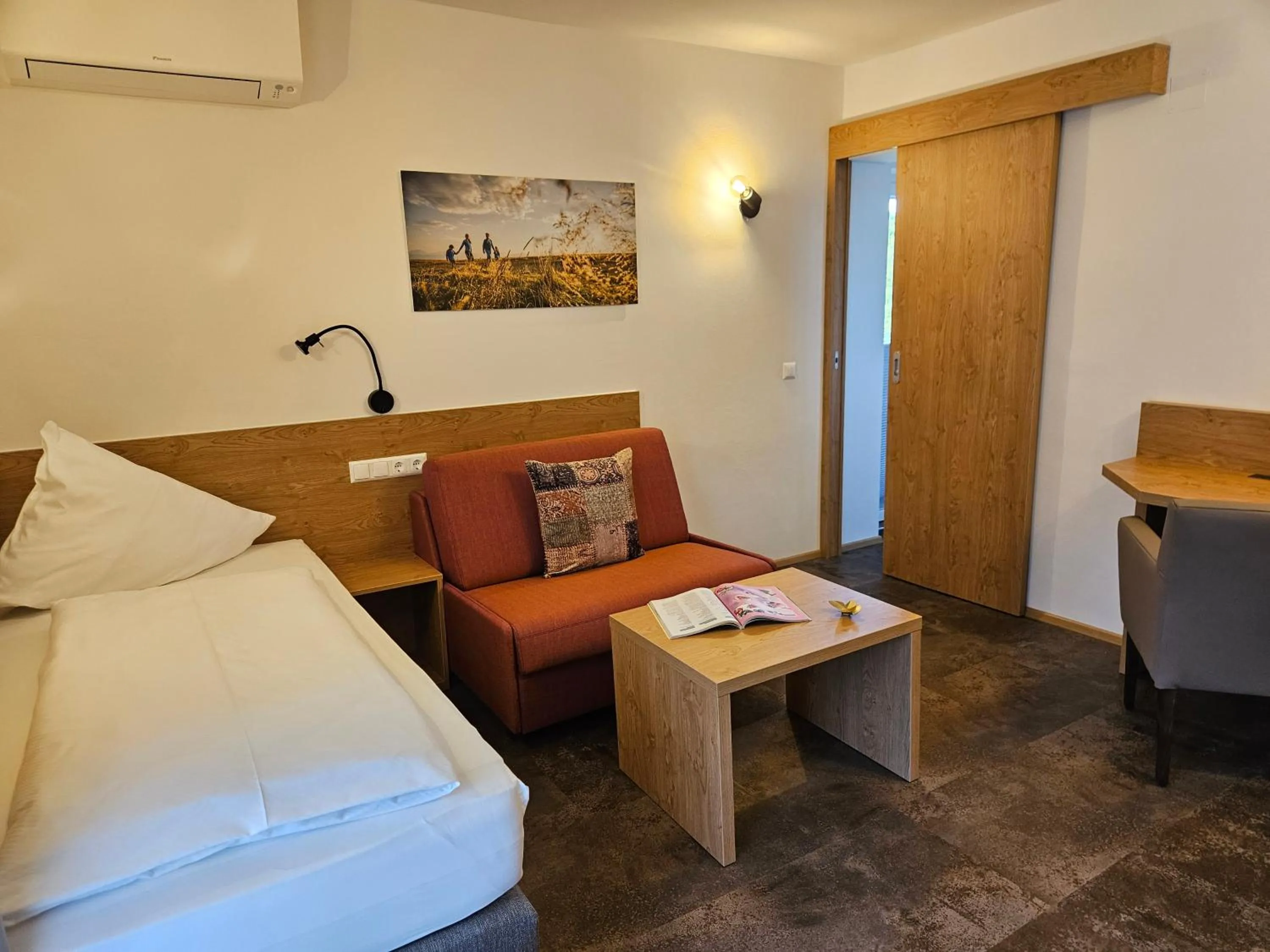 Photo of the whole room, Bed in Dei Hotel Schönblick