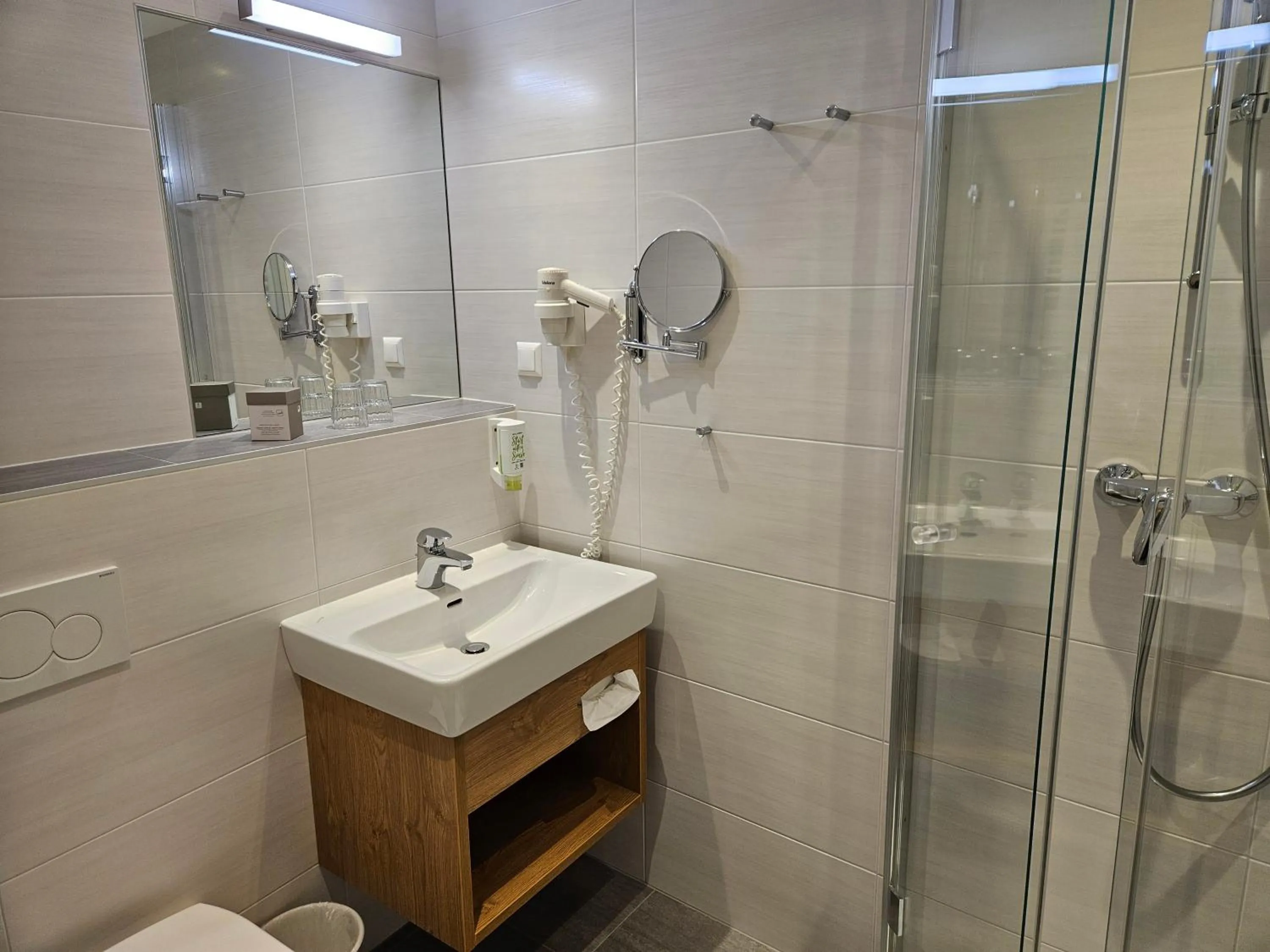 Shower in Dei Hotel Schönblick