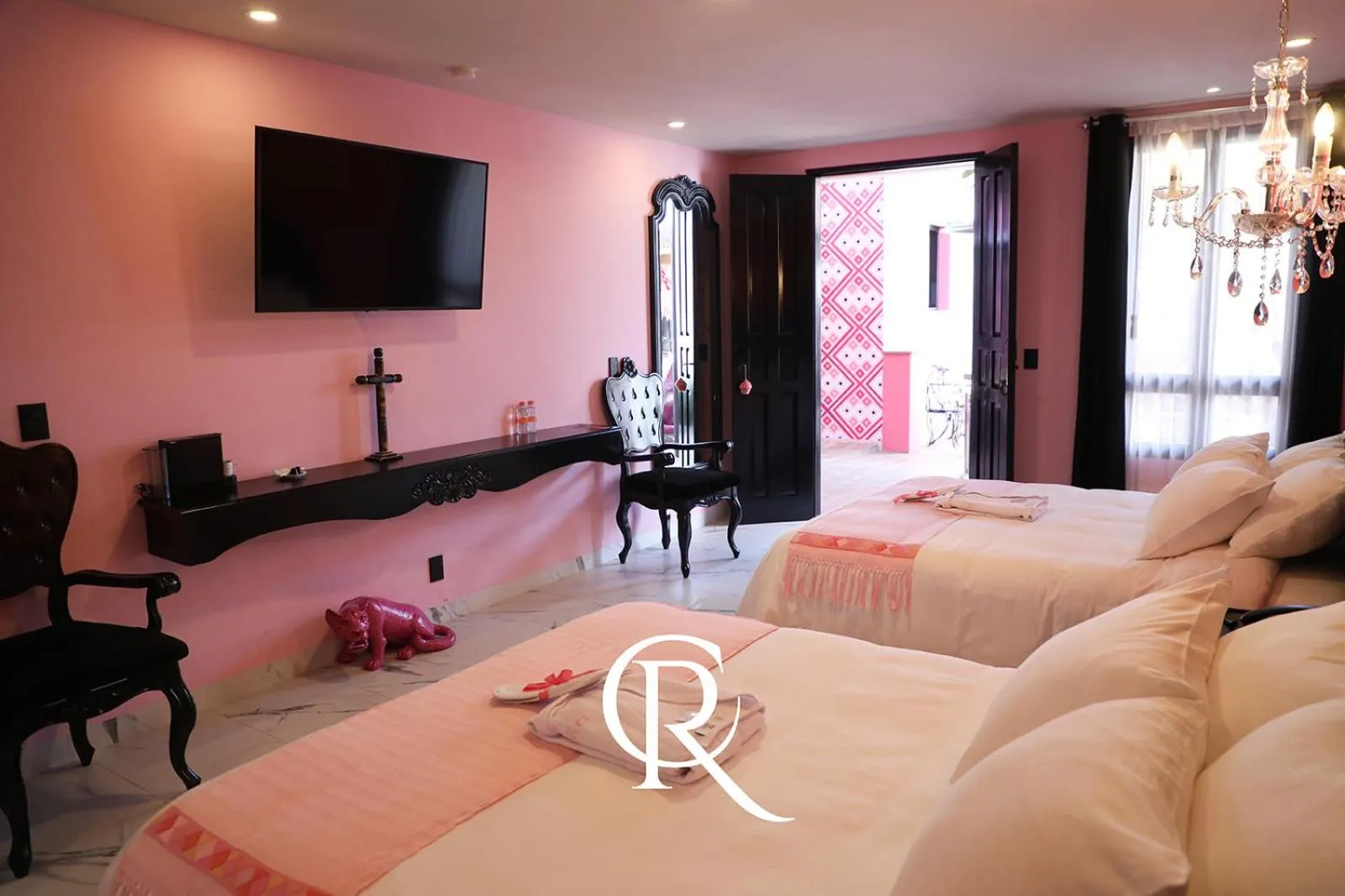 Bed in Casa Rosa Hotel & Spa