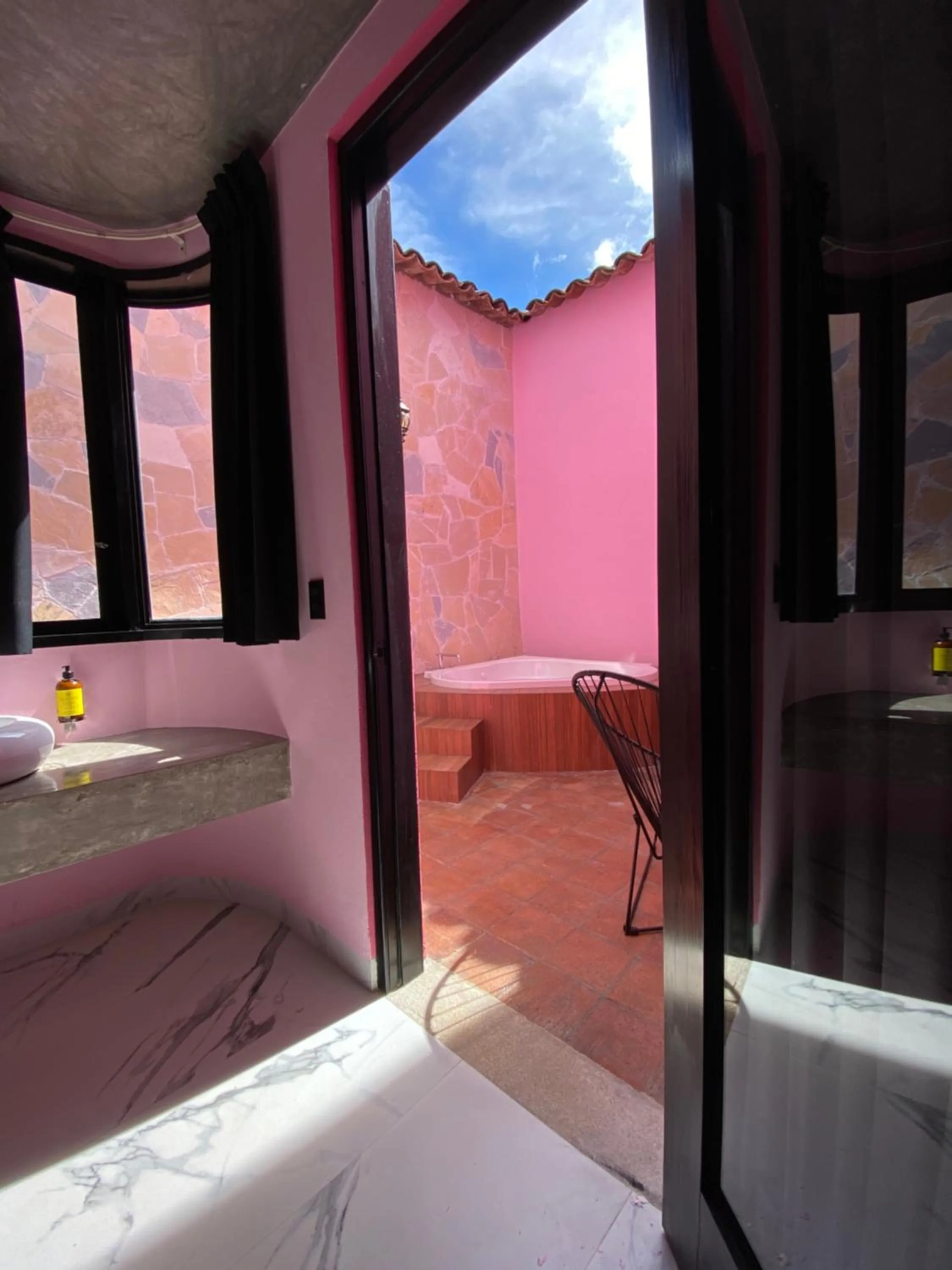 Hot Tub, Bed in Casa Rosa Hotel & Spa