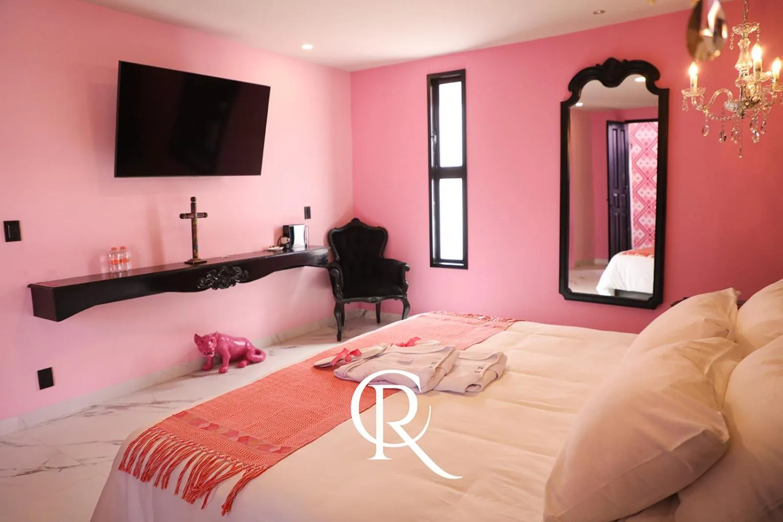 Bed in Casa Rosa Hotel & Spa