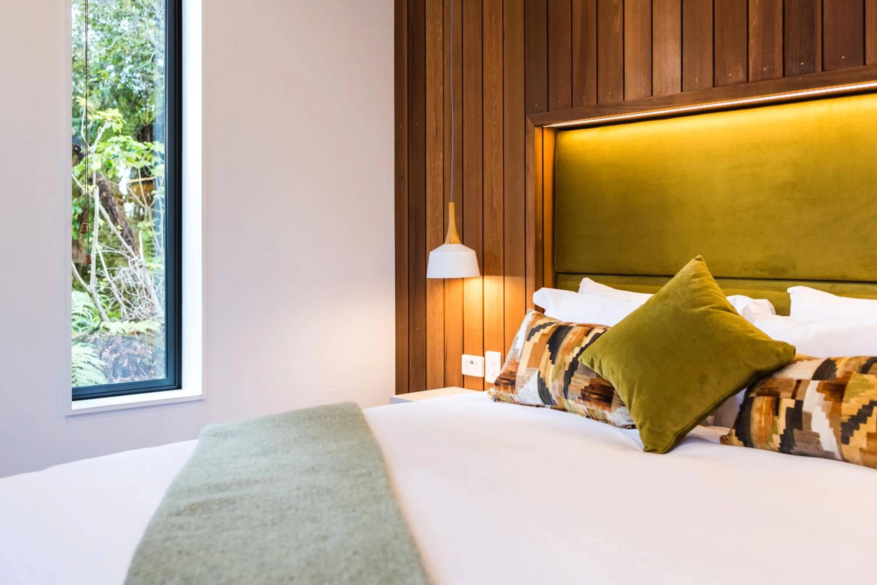 Bed in Rainforest Deluxe