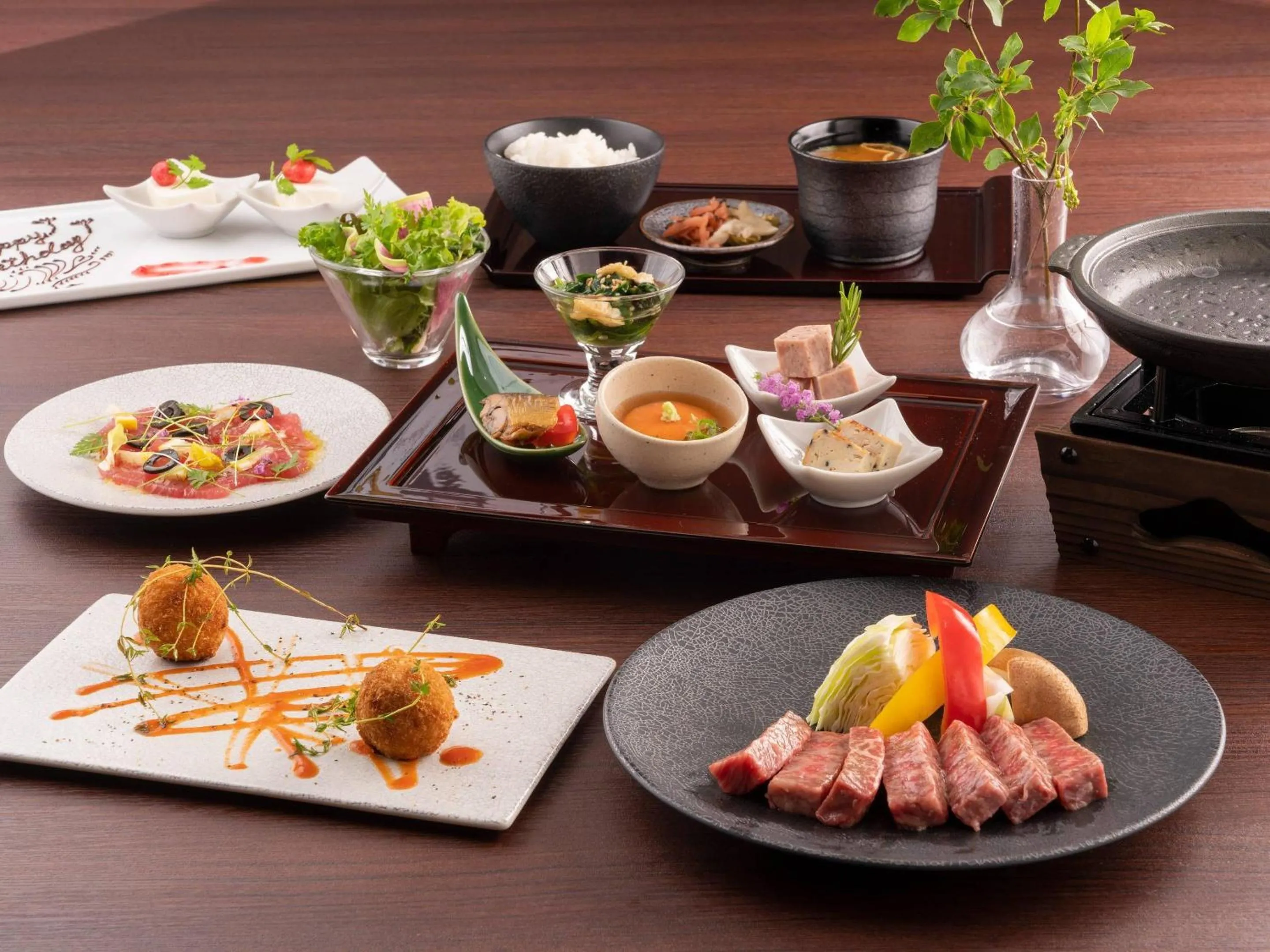 Restaurant/places to eat in hotel around TAKAYAMA, an Ascend Collection Hotel