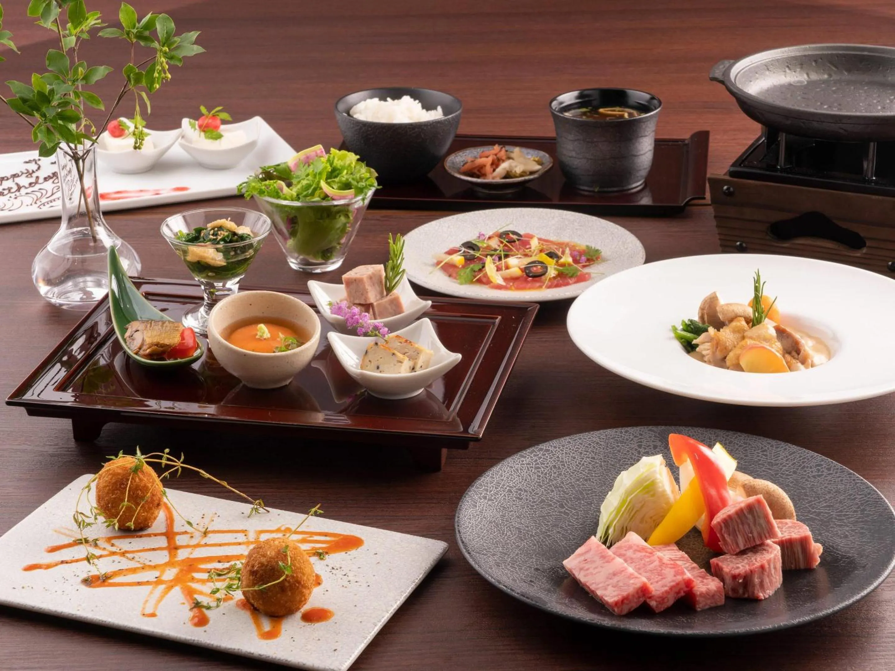 Restaurant/places to eat in hotel around TAKAYAMA, an Ascend Collection Hotel
