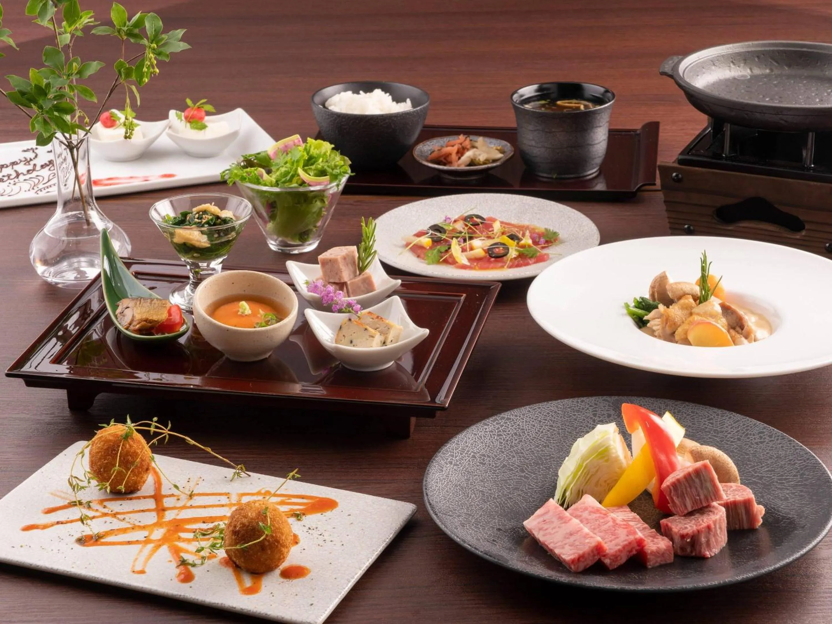 Restaurant/places to eat in hotel around TAKAYAMA, an Ascend Collection Hotel