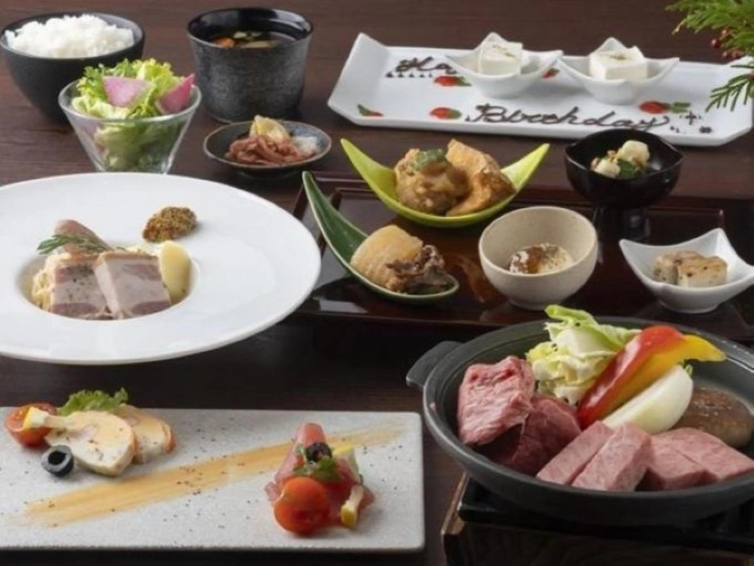 Restaurant/places to eat in hotel around TAKAYAMA, an Ascend Collection Hotel