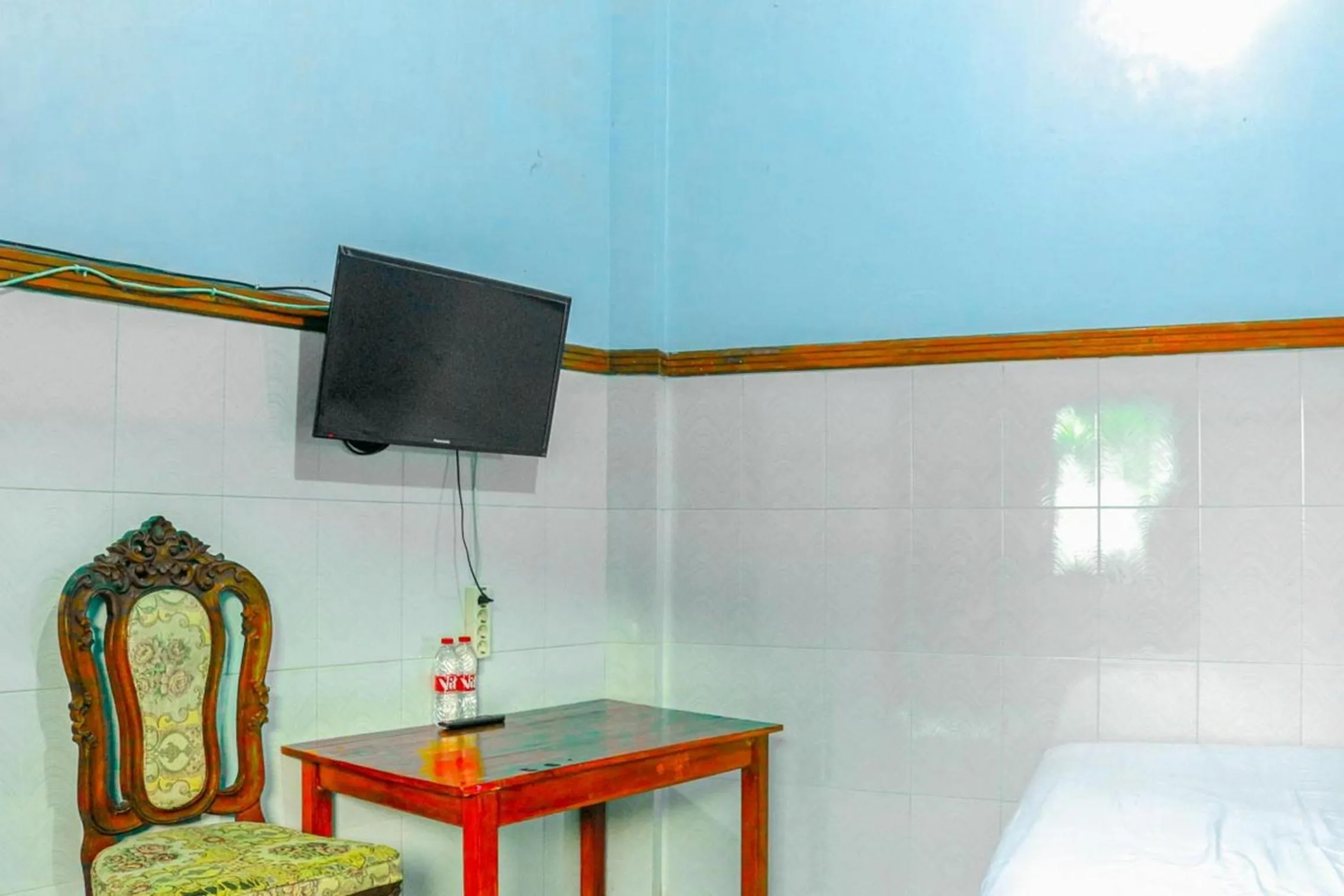 Bedroom in HP Residence Mitra RedDoorz near Alun Alun Kediri