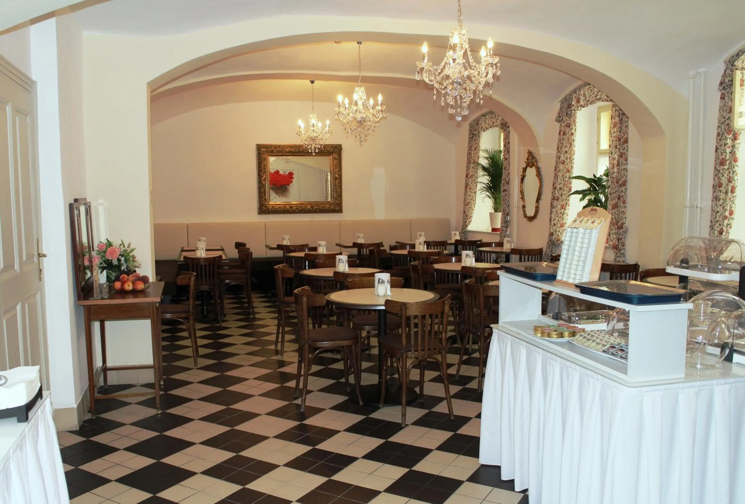 Restaurant/places to eat in Hotel Graf Stadion