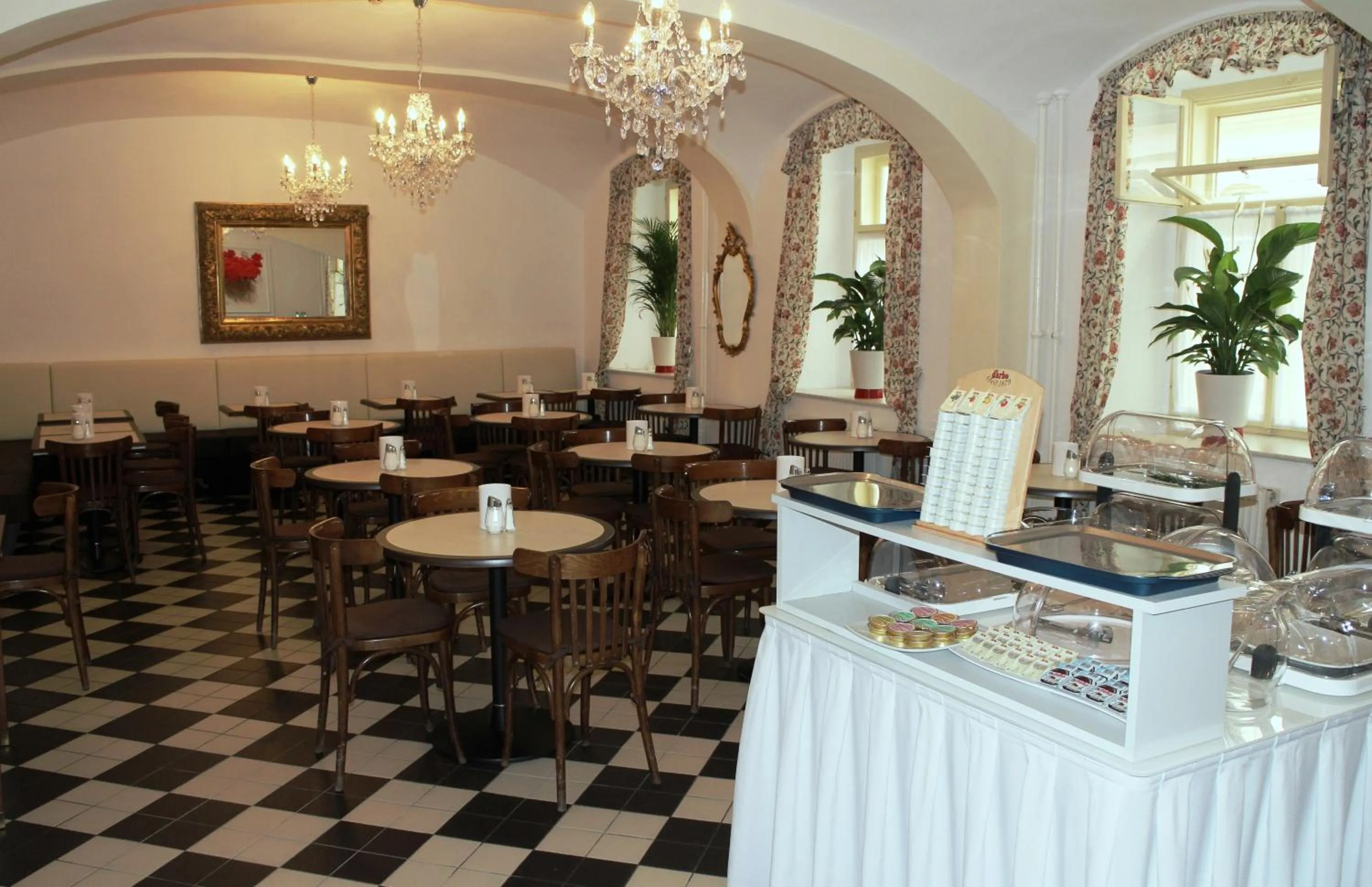 Restaurant/places to eat in Hotel Graf Stadion