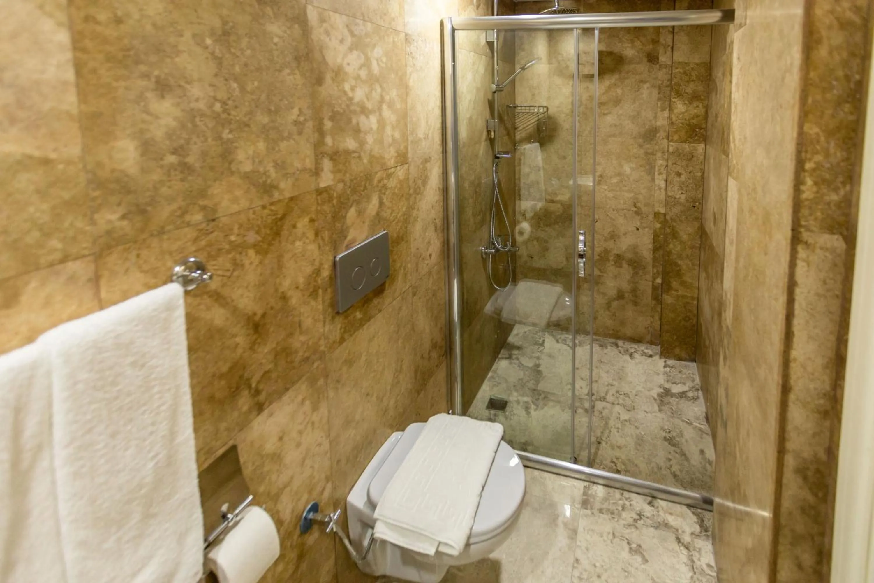 Bathroom in Der Inn Hotel Konyaaltı