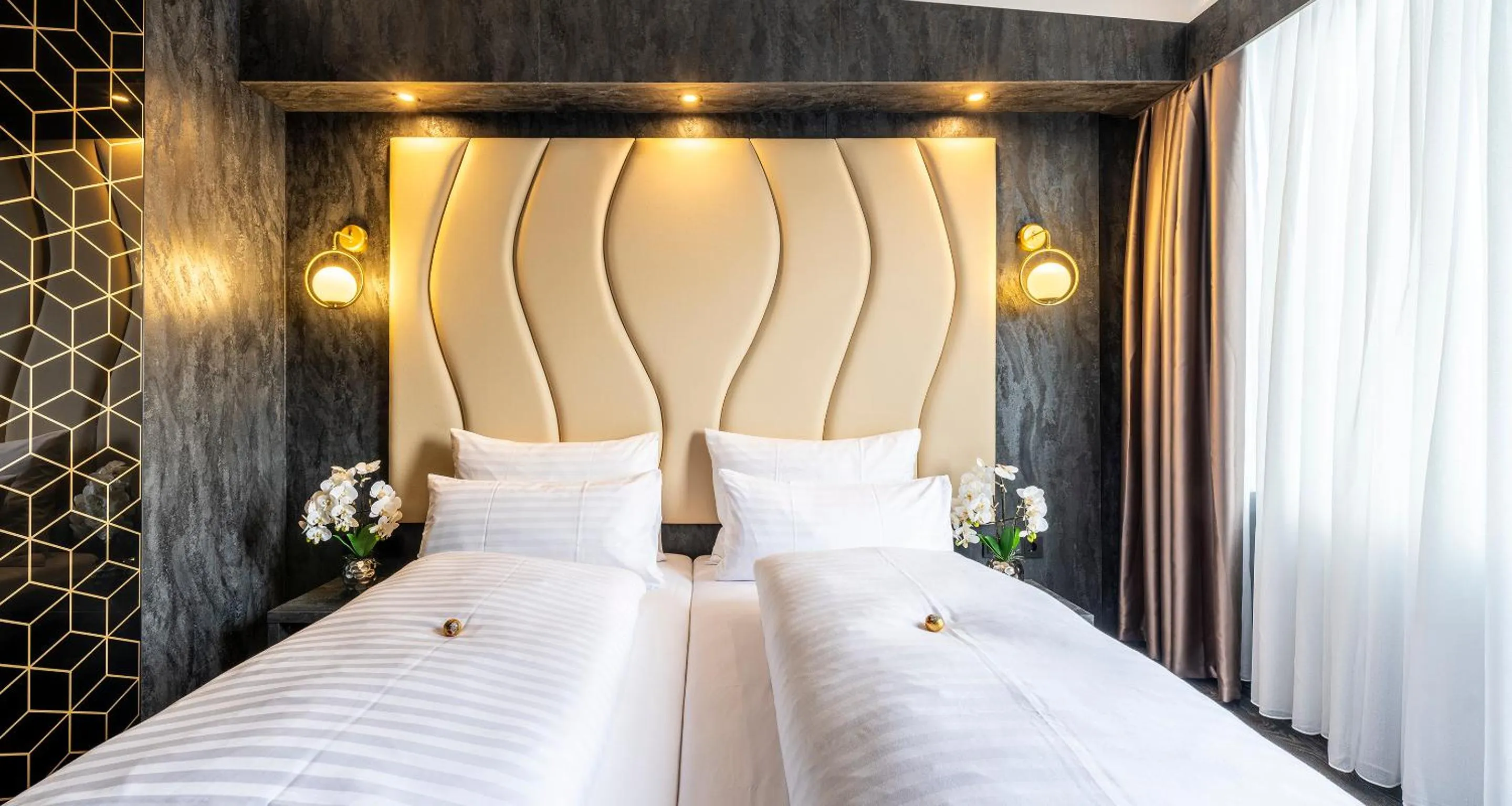 Bed in PLAZA INN Salzburg City