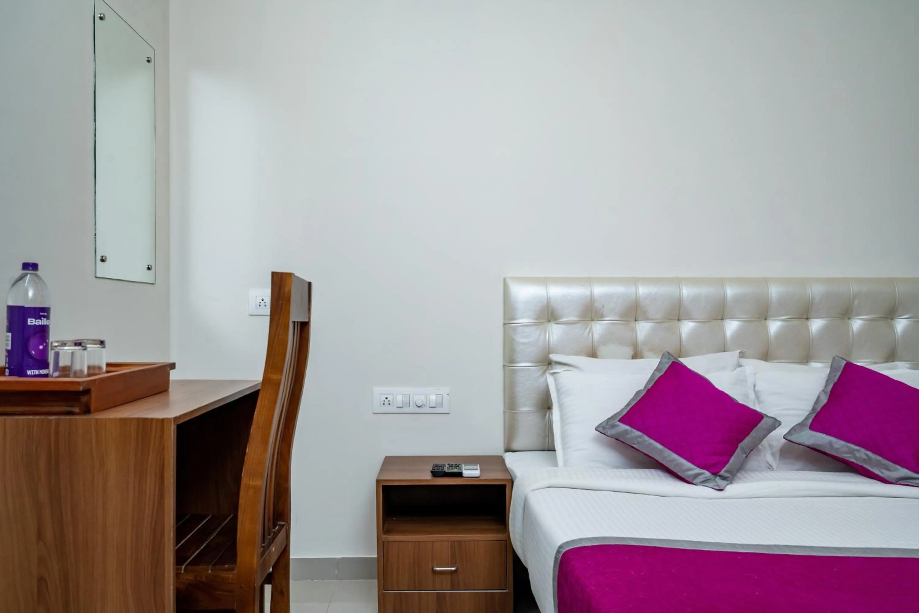 Seating area, Bed in Nexstay Treats Inn