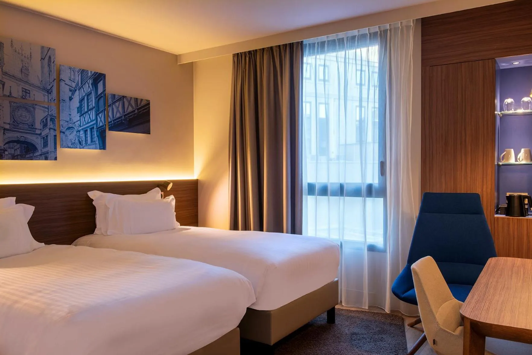 Bedroom, Bed in Radisson Blu Hotel, Rouen Centre