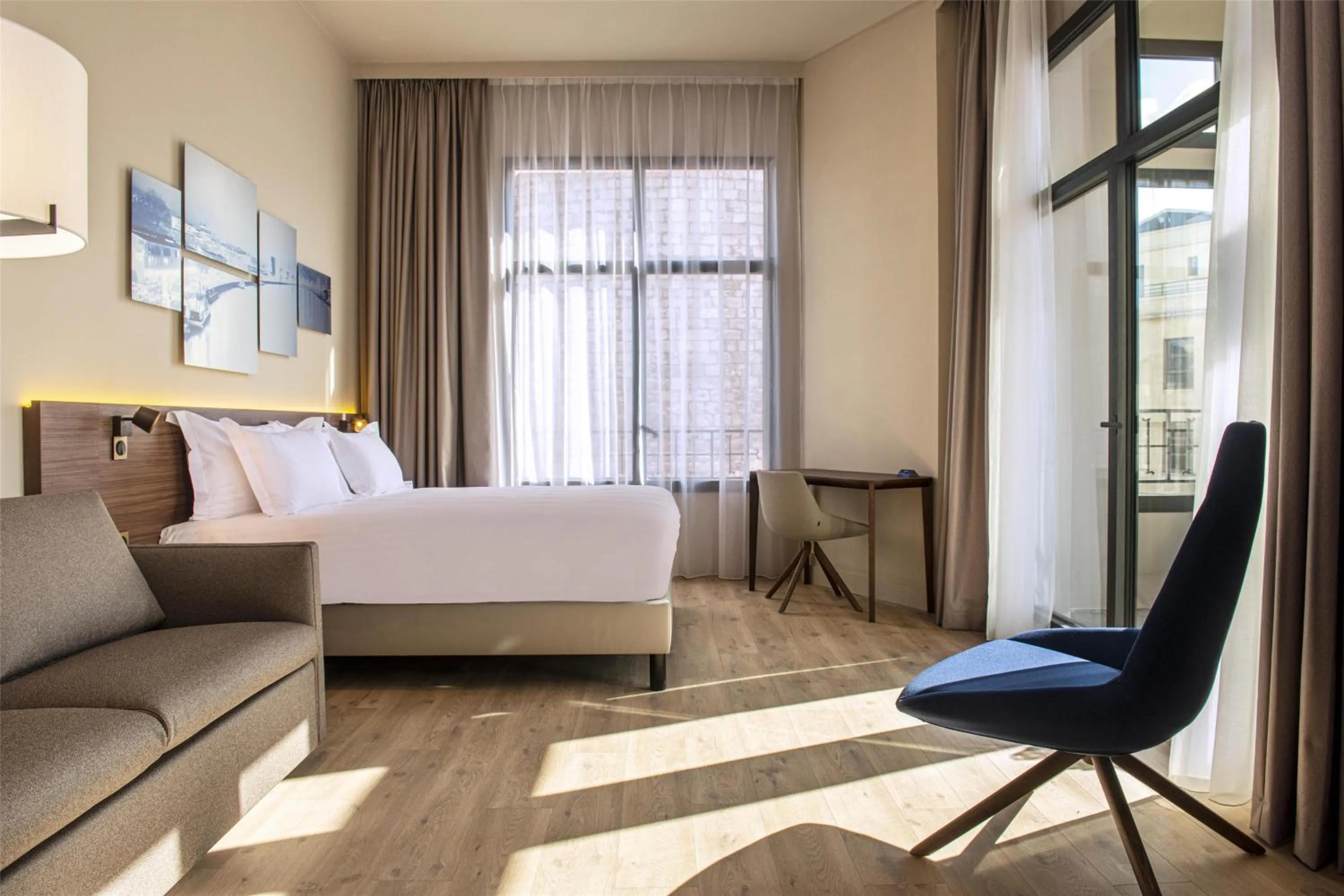 Photo of the whole room, Bed in Radisson Blu Hotel, Rouen Centre