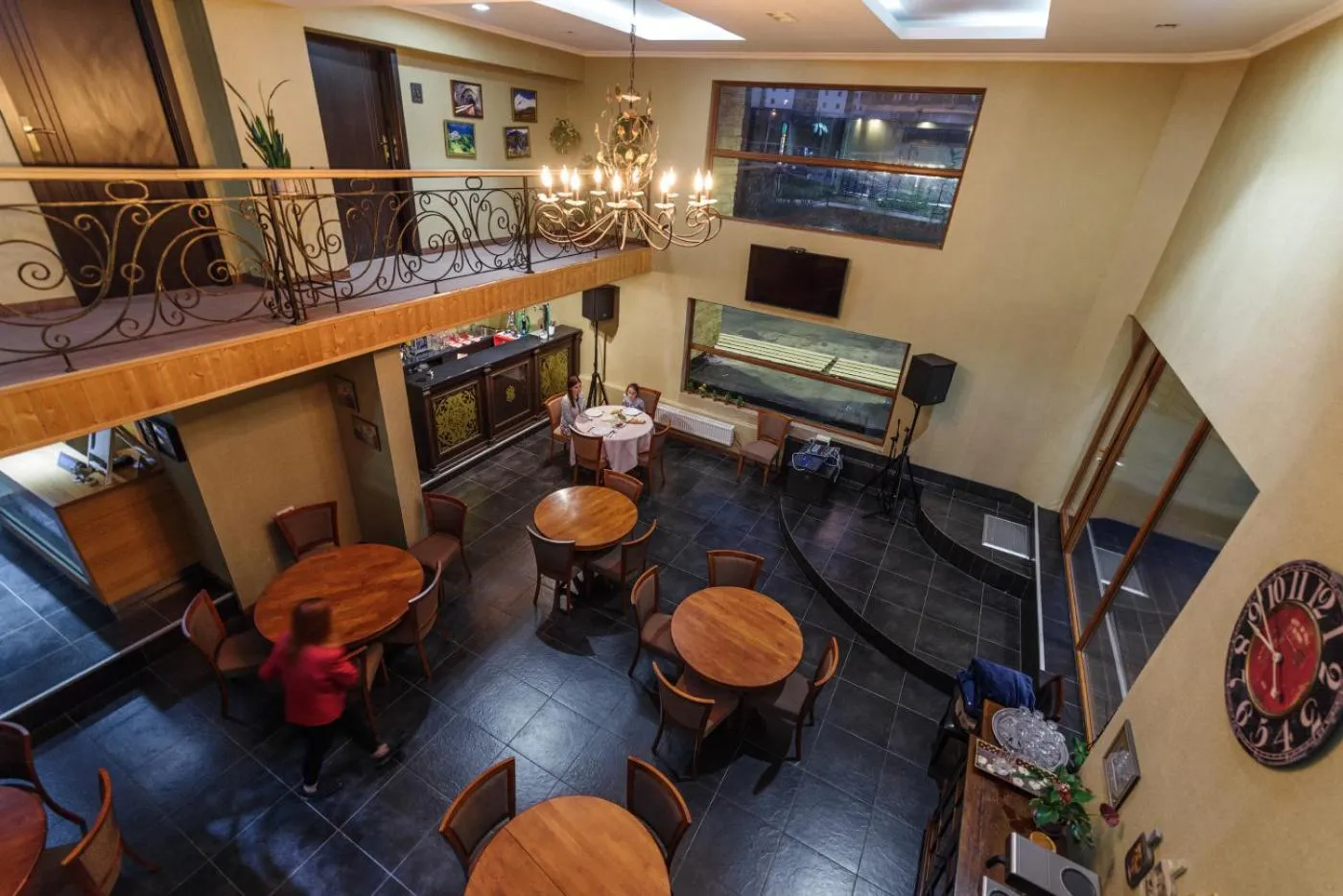 Communal lounge/ TV room in Hotel GoodAura