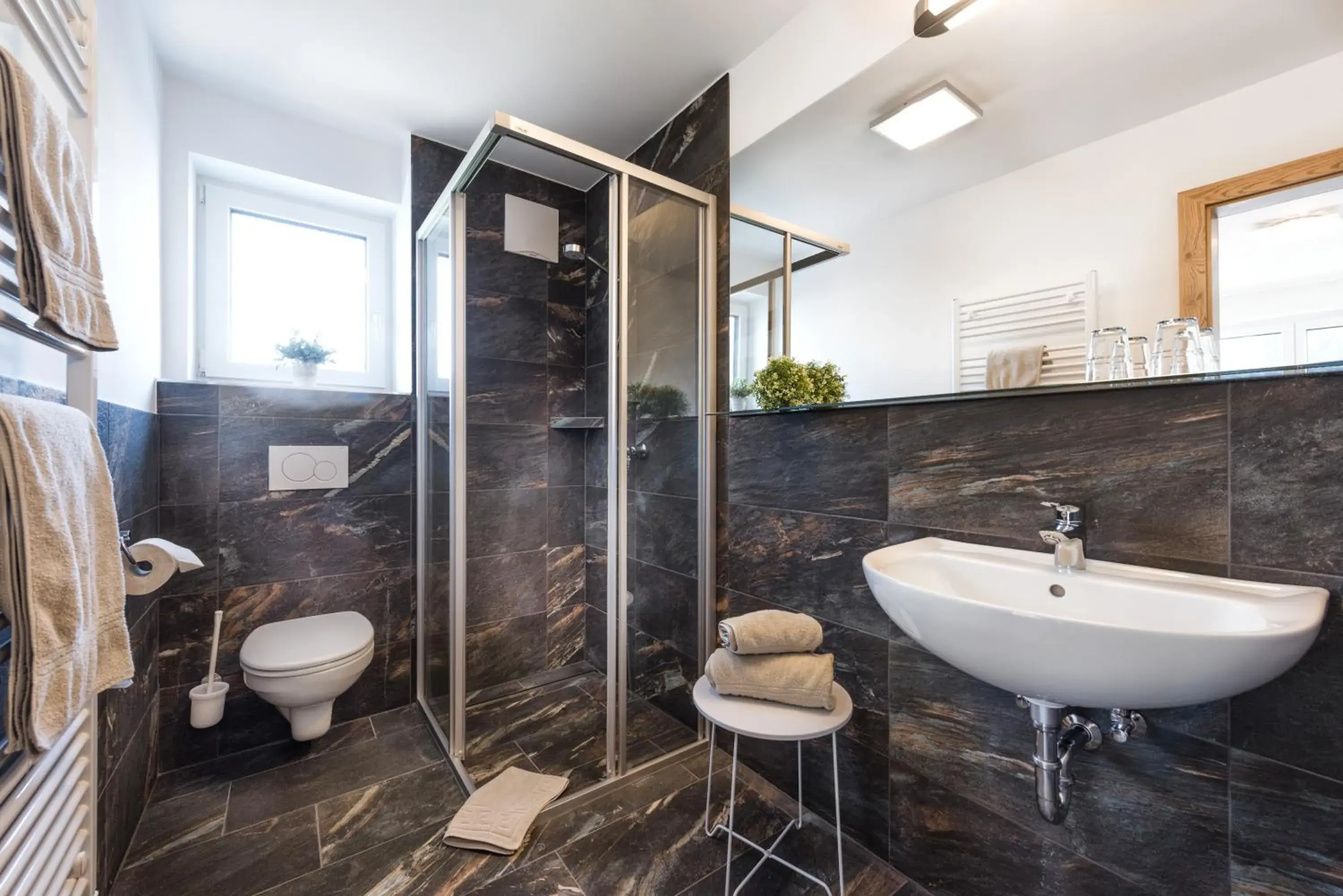 Double Room with Balcony - Side Building in Bergparadies - inklusive Eintritt in die Alpentherme Double Room with Balcony - Side Building in Bergparadies - inklusive Eintritt in die Alpentherme