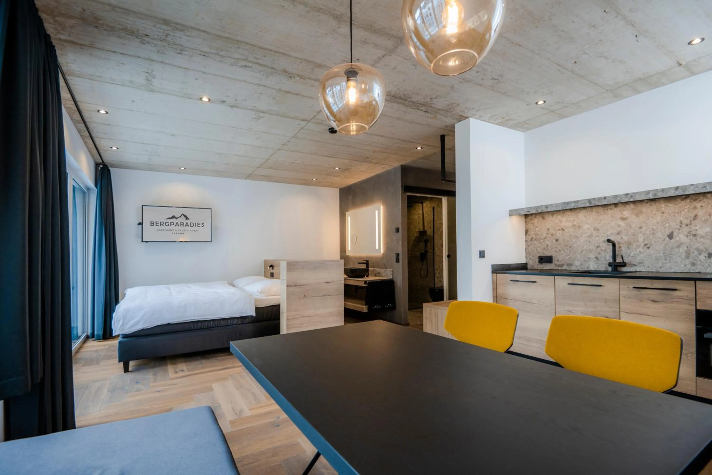 Photo of the whole room, Bed in Bergparadies - inklusive Eintritt in die Alpentherme