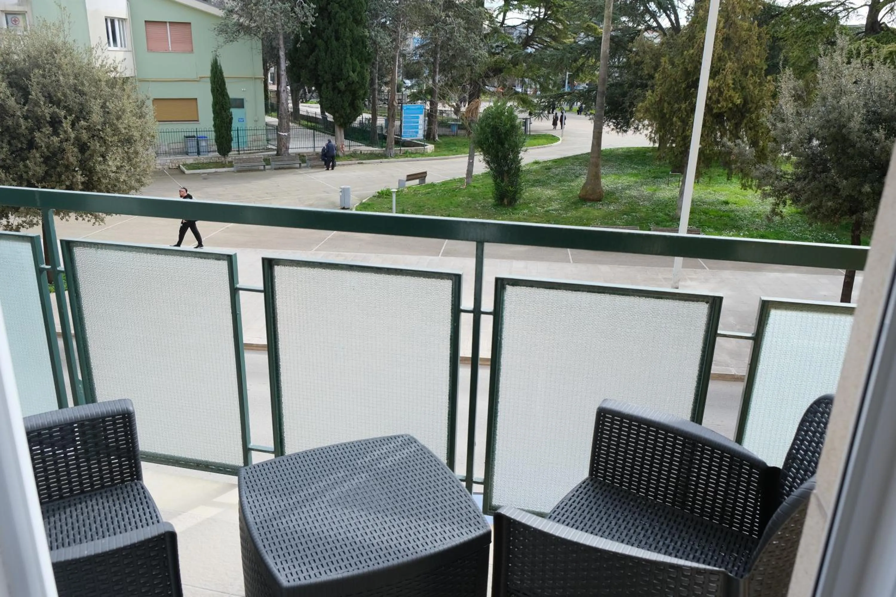 Library in Garibaldi House - B&B Luxury