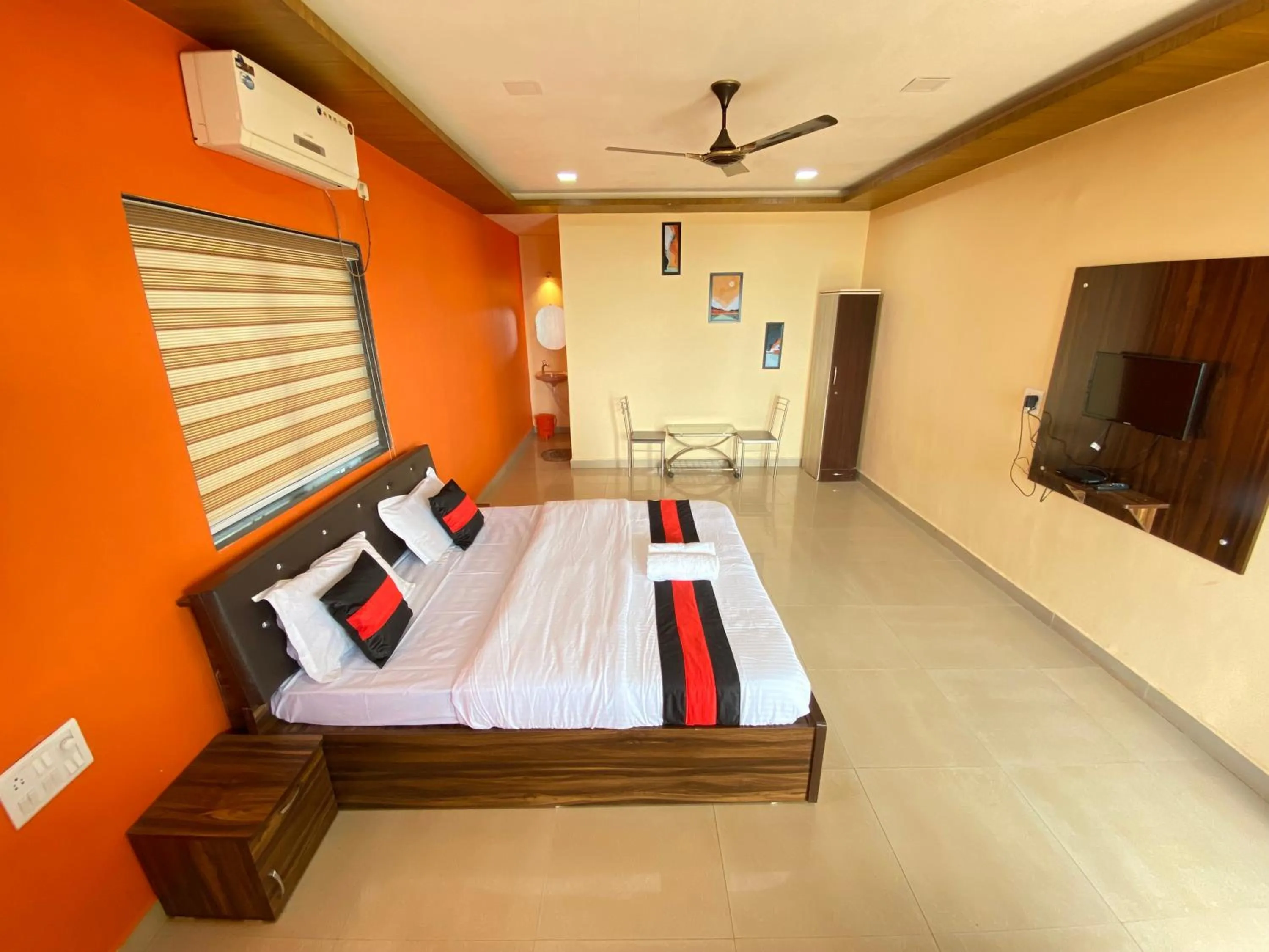 Bedroom, Bed in Heavens Edge Resort