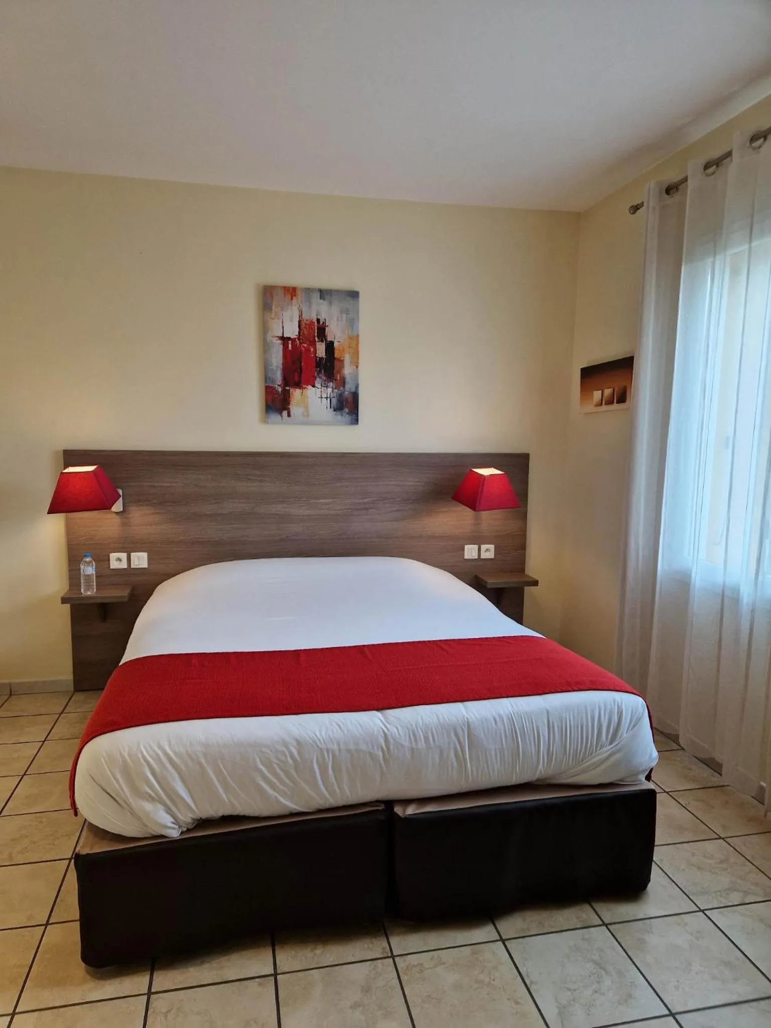 Bed in Hôtel Restaurant Logis Le Relais du Vivarais